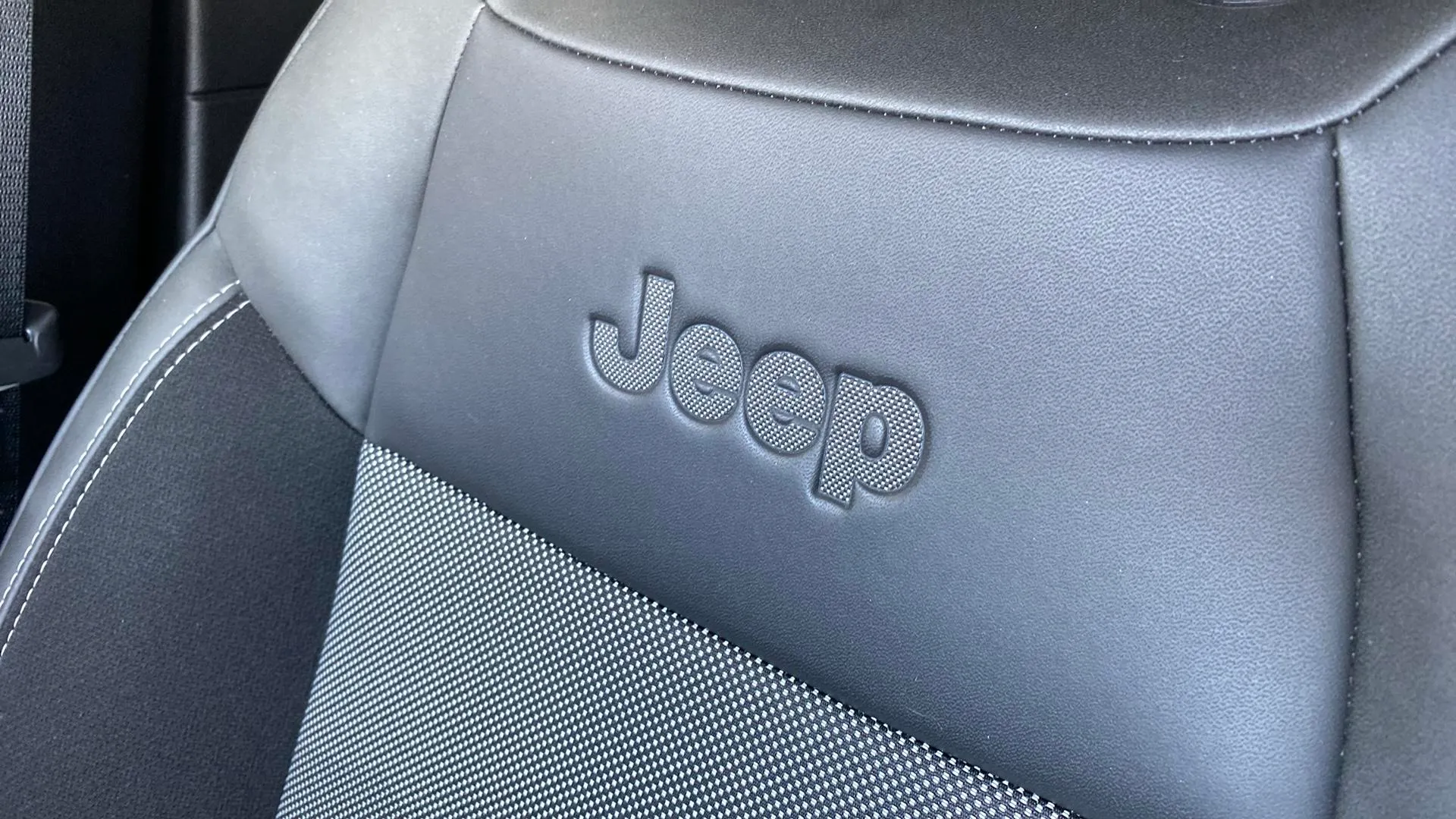 Jeep Avenger 1.2 G Altitude - foto 21