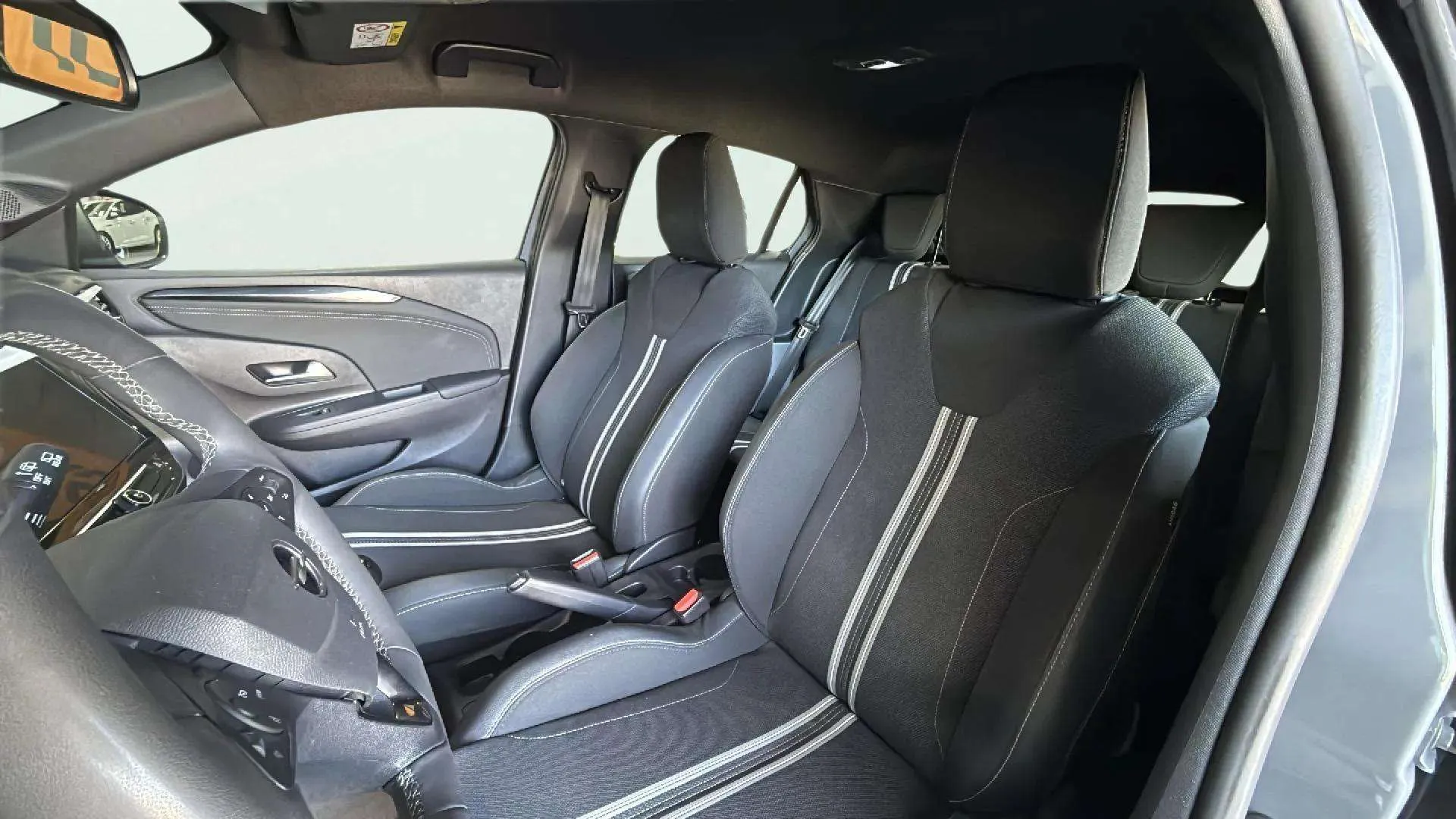 Opel Corsa 1.2T XHL Edition - foto 11