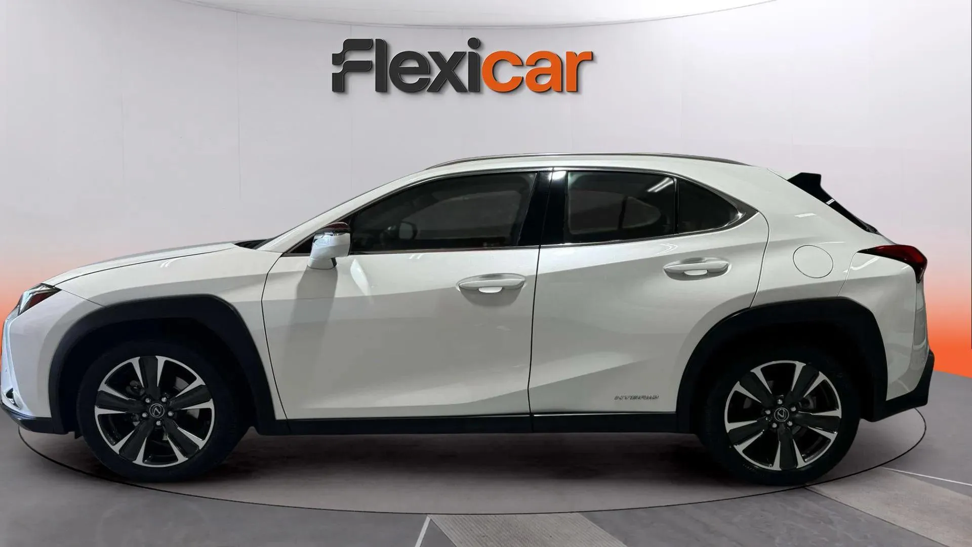 Lexus UX 2.0 250h Business - foto 6