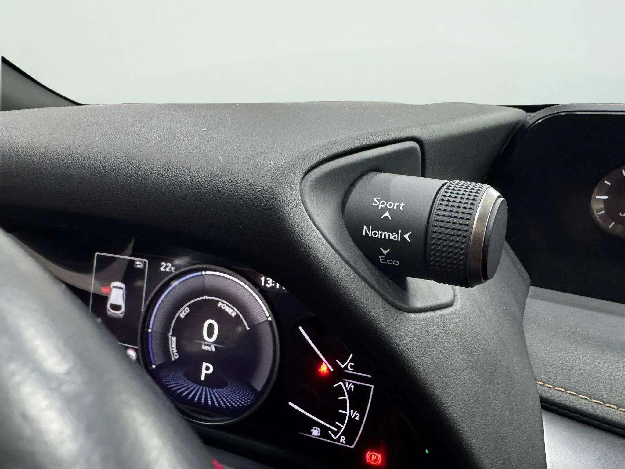 Lexus UX 2.0 250h Business - foto 15