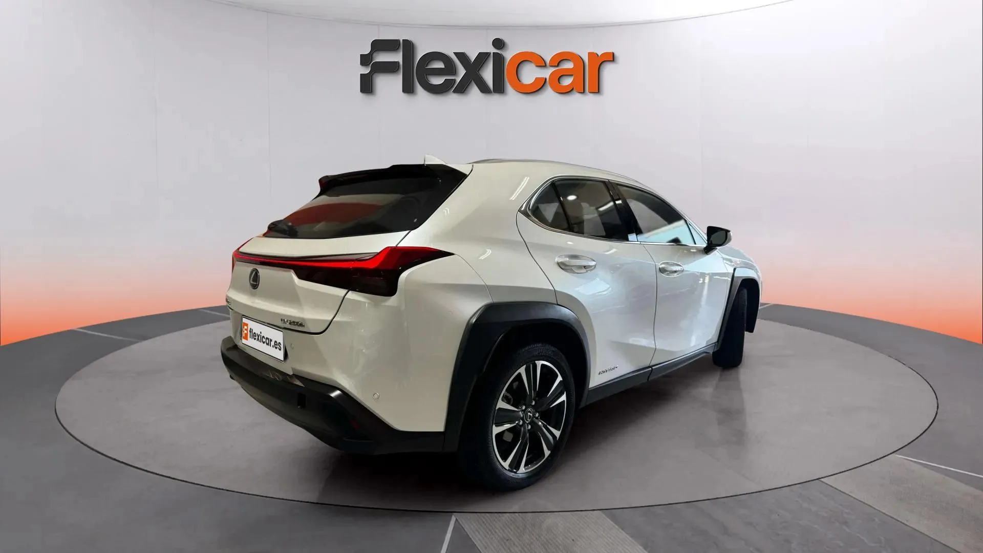 Lexus UX 2.0 250h Business - foto 9