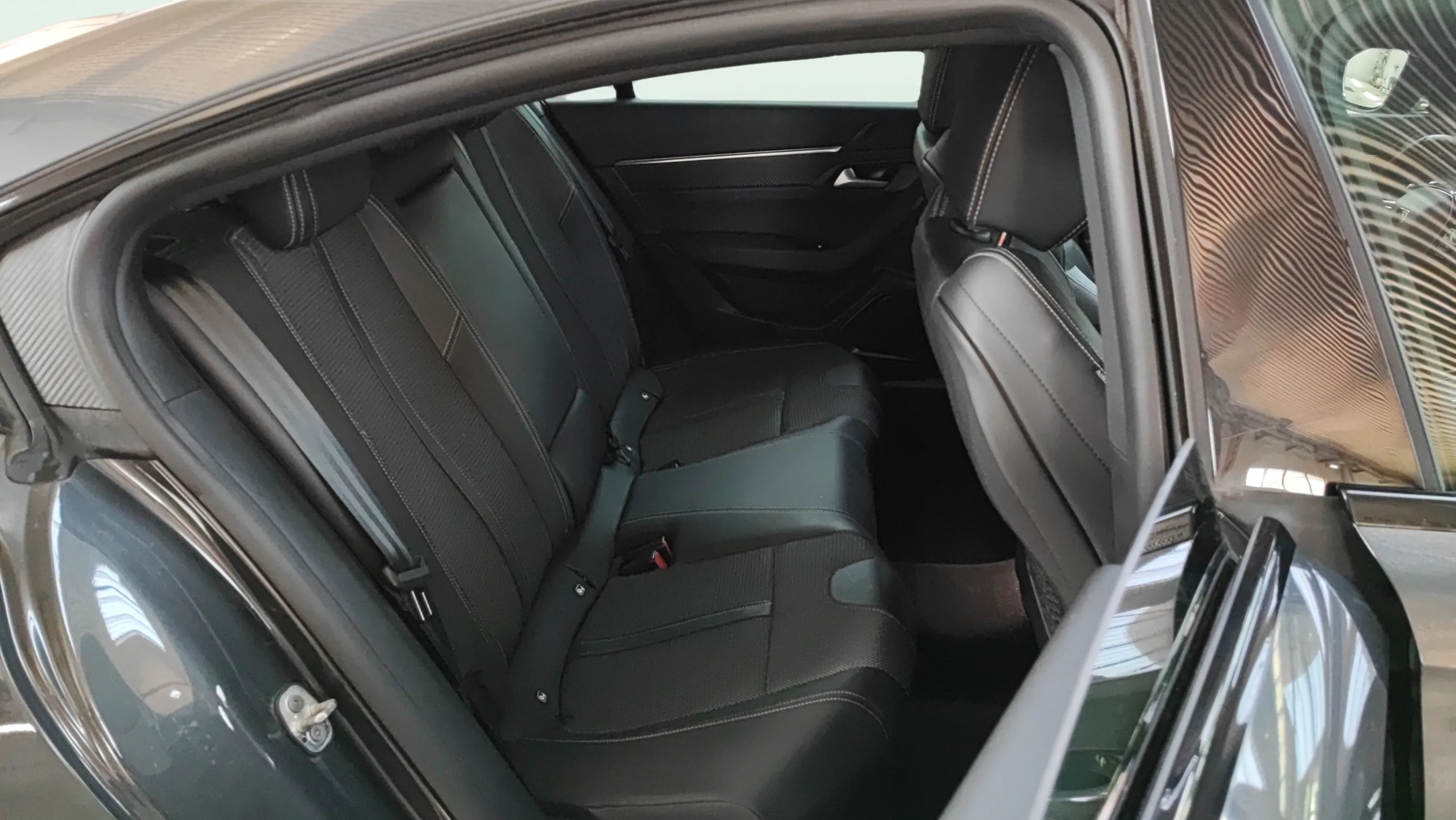 Peugeot 508 Allure BlueHDi 130 EAT8 - foto 15