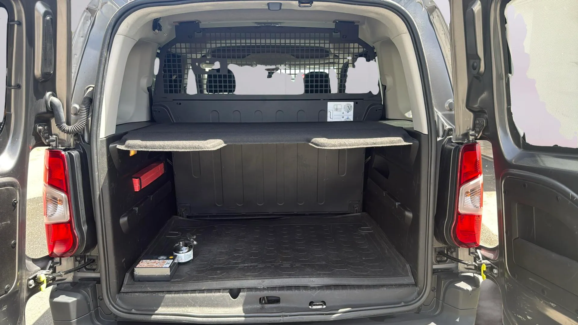 Peugeot Rifter Allure BlueHDi 100 - foto 16