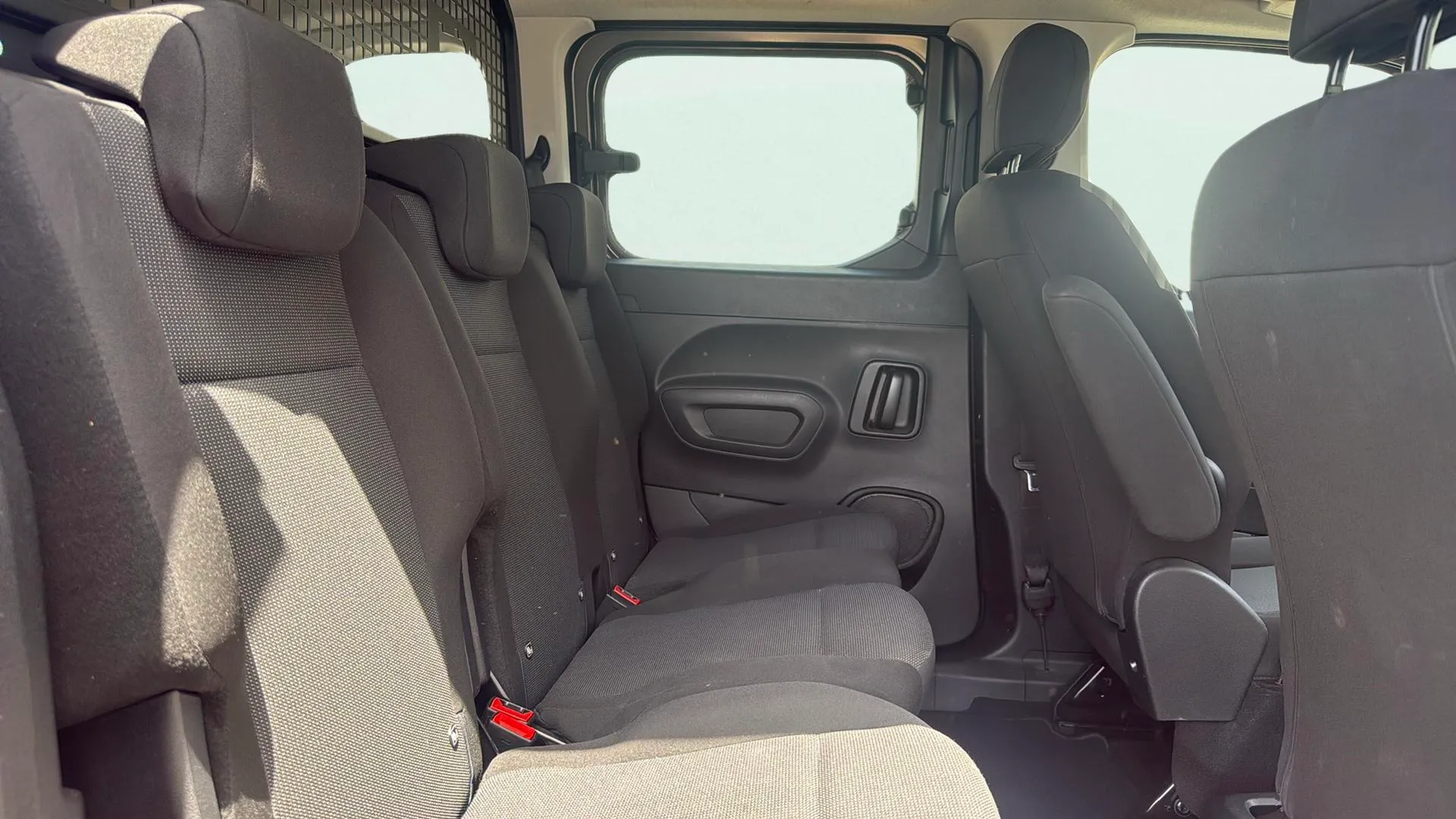 Peugeot Rifter Allure BlueHDi 100 - foto 17