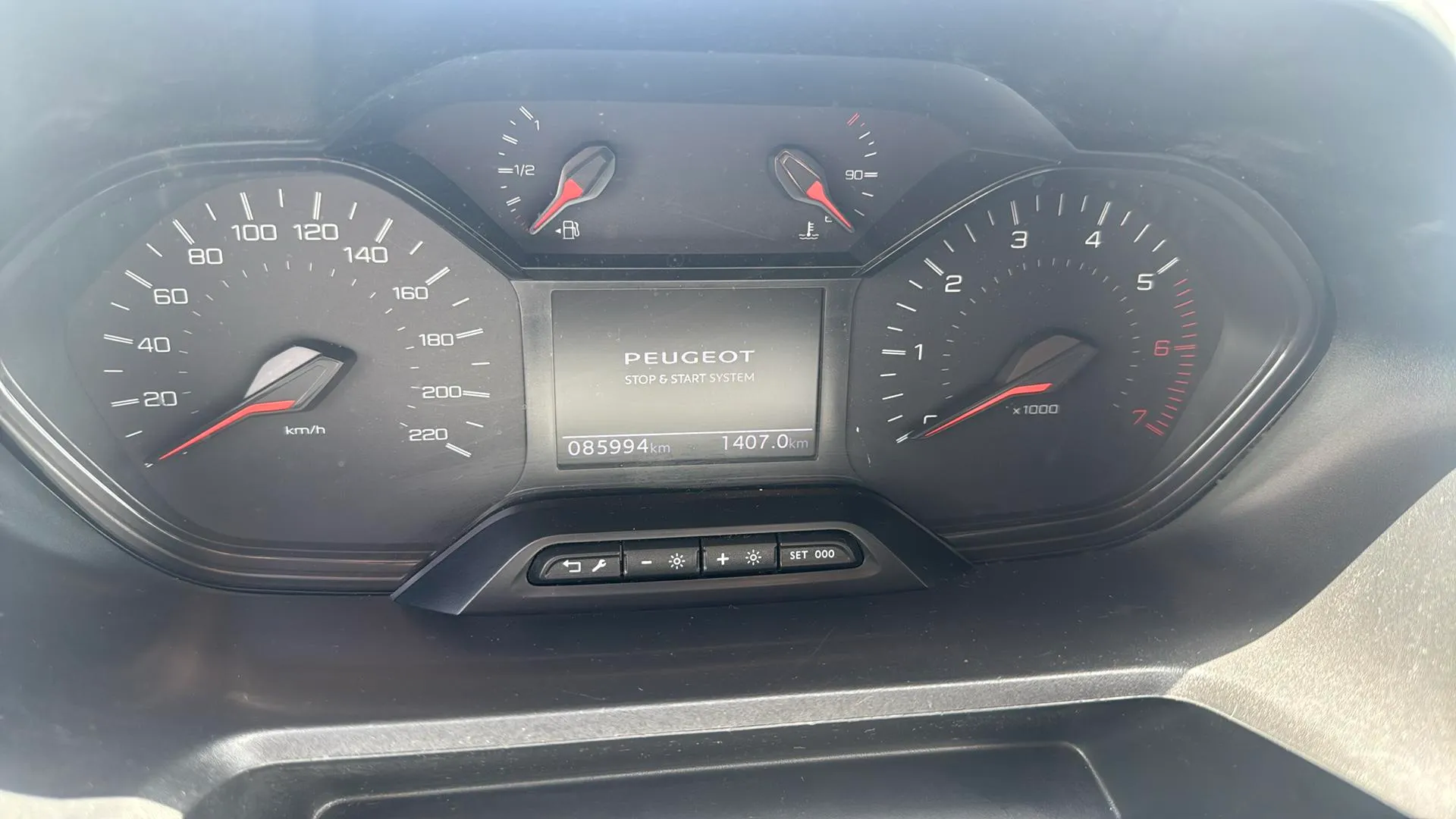 Peugeot Rifter Allure BlueHDi 100 - foto 12