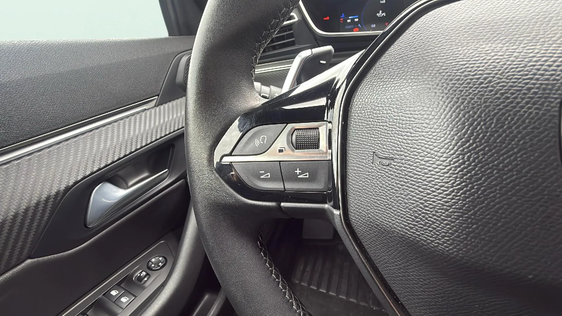 Peugeot 508 Allure PureTech 130 EAT8 - foto 21