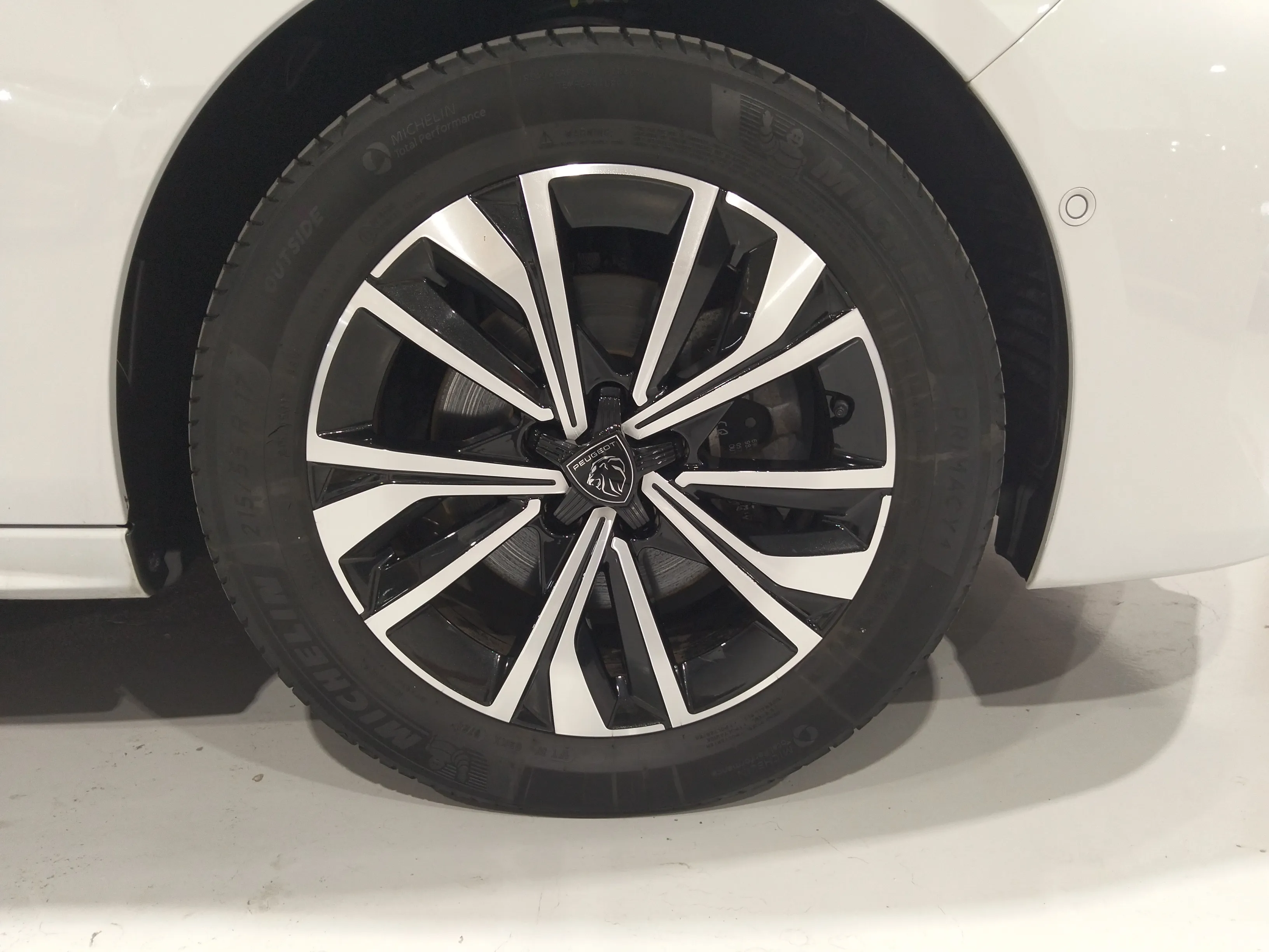 Peugeot 508 Allure PureTech 130 EAT8 - foto 17