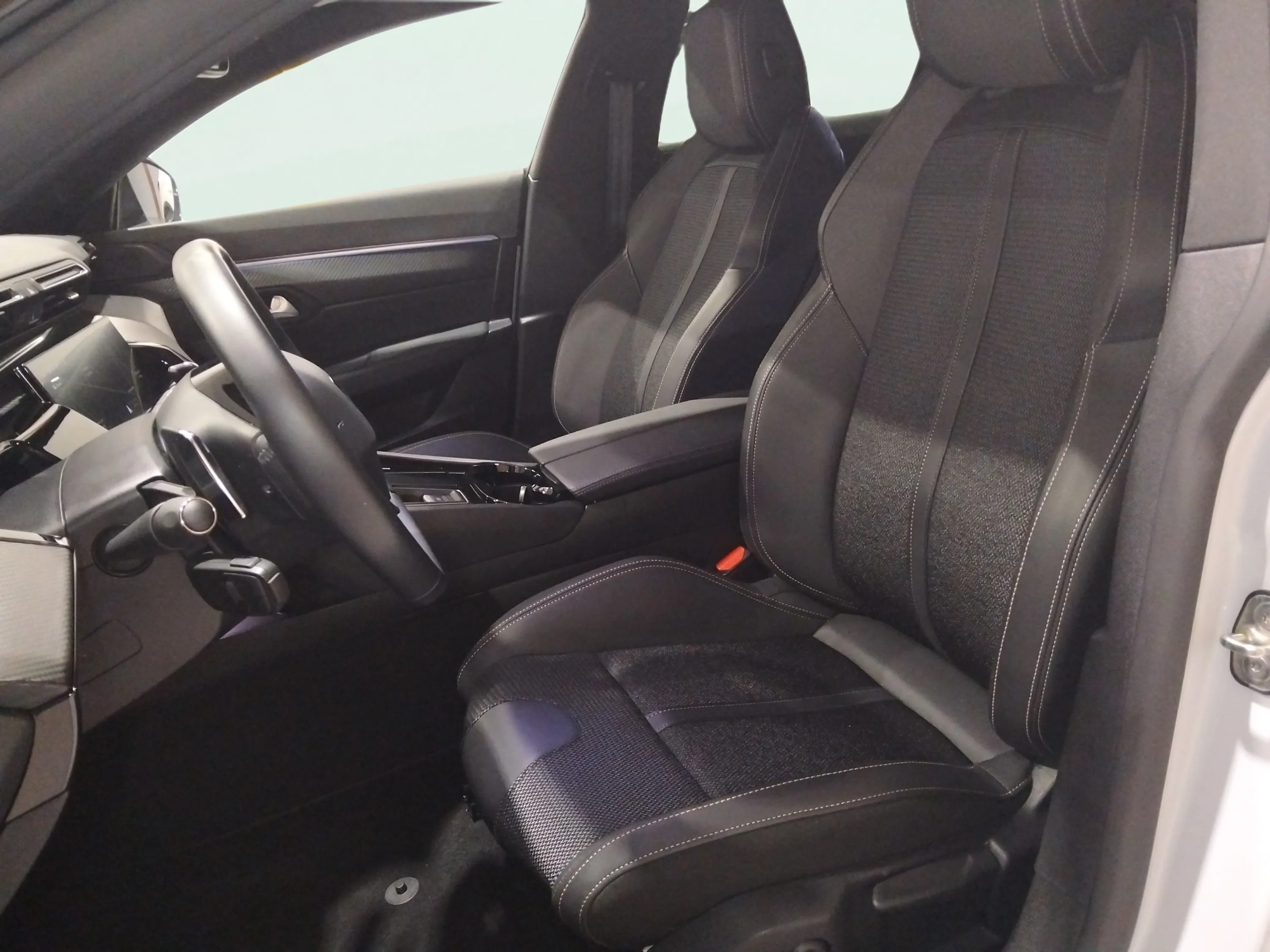 Peugeot 508 Allure PureTech 130 EAT8 - foto 14