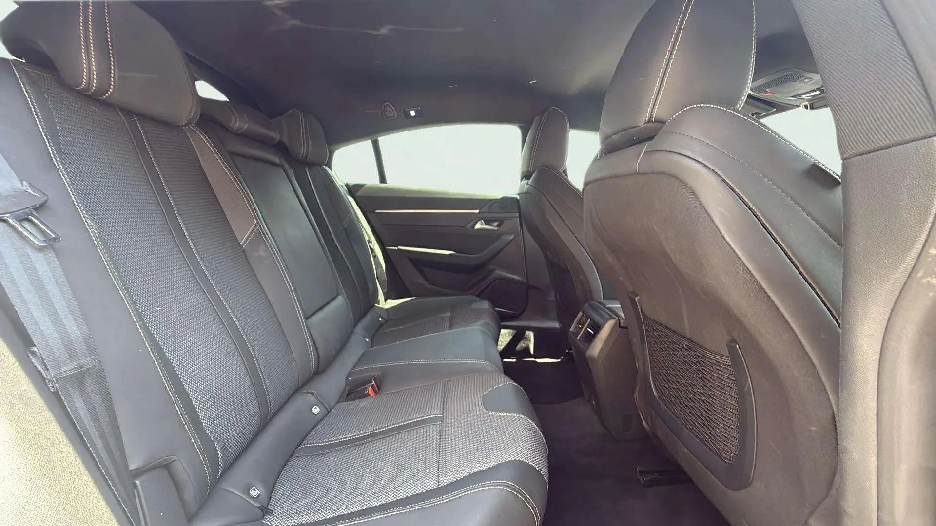 Peugeot 508 Allure PureTech 130 EAT8 - foto 18