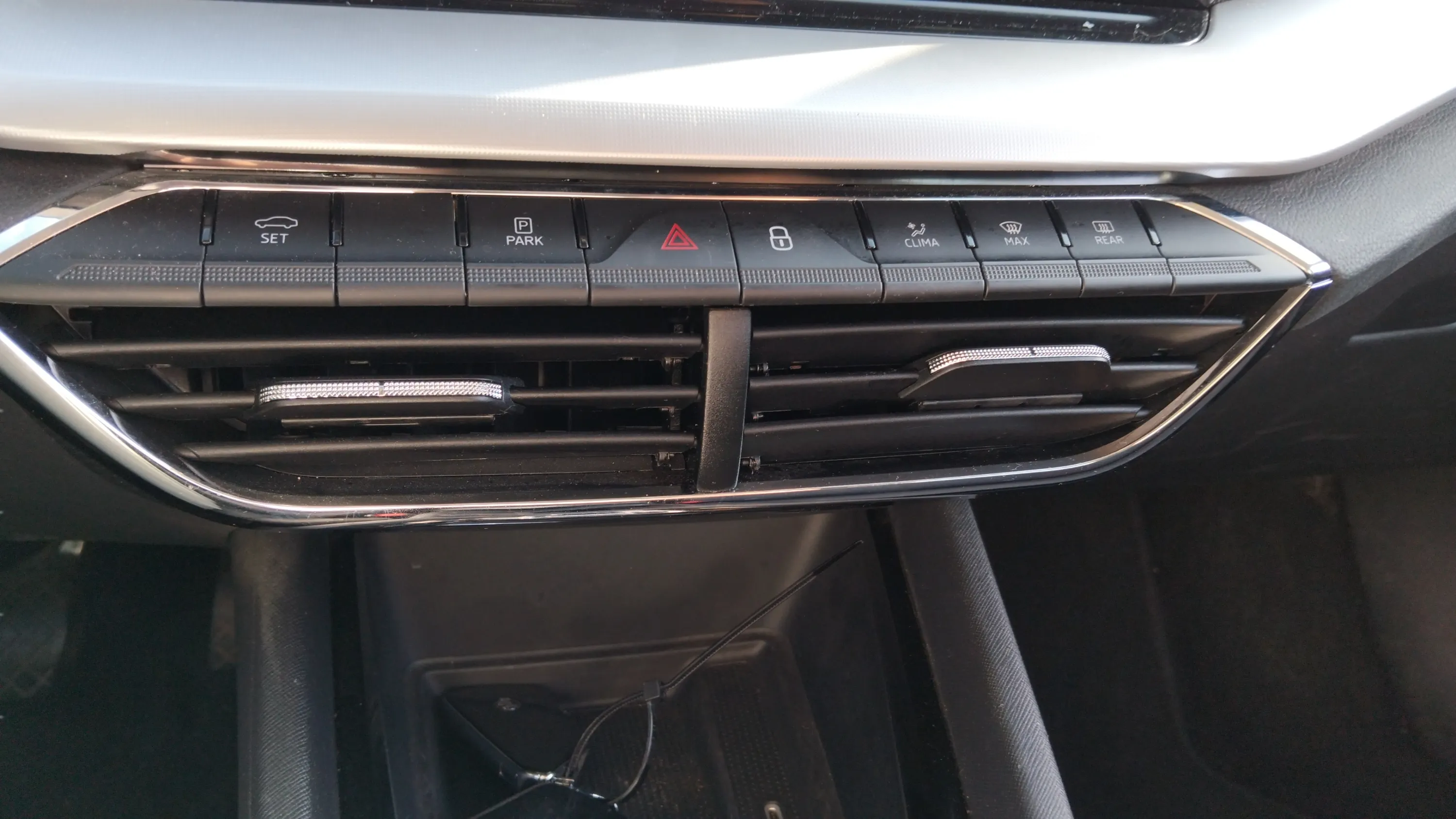 Škoda Octavia 1.0 TSI DSG mHEV Selection - foto 19