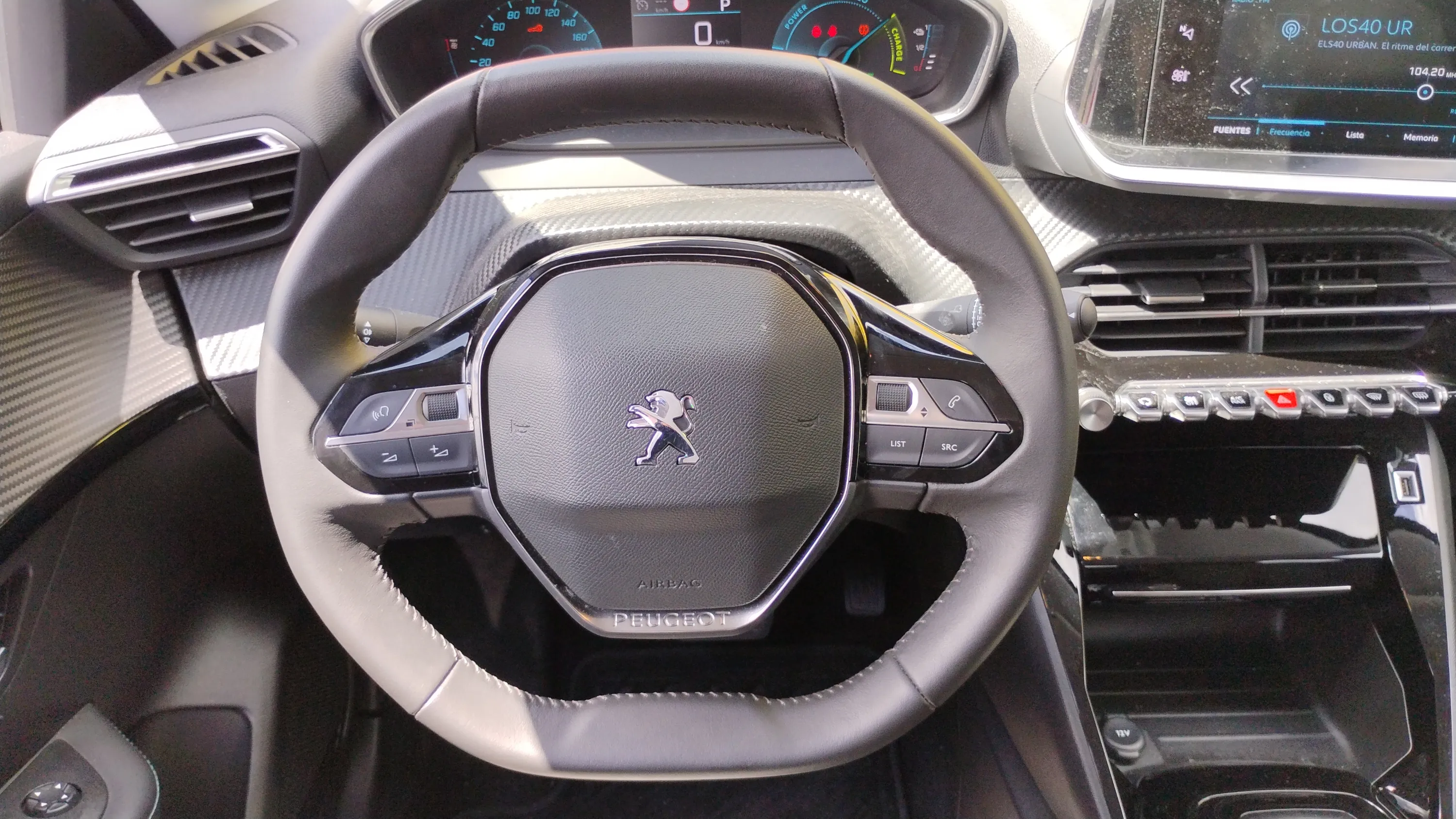 Peugeot 208 Allure Eléctrico 136 - foto 11