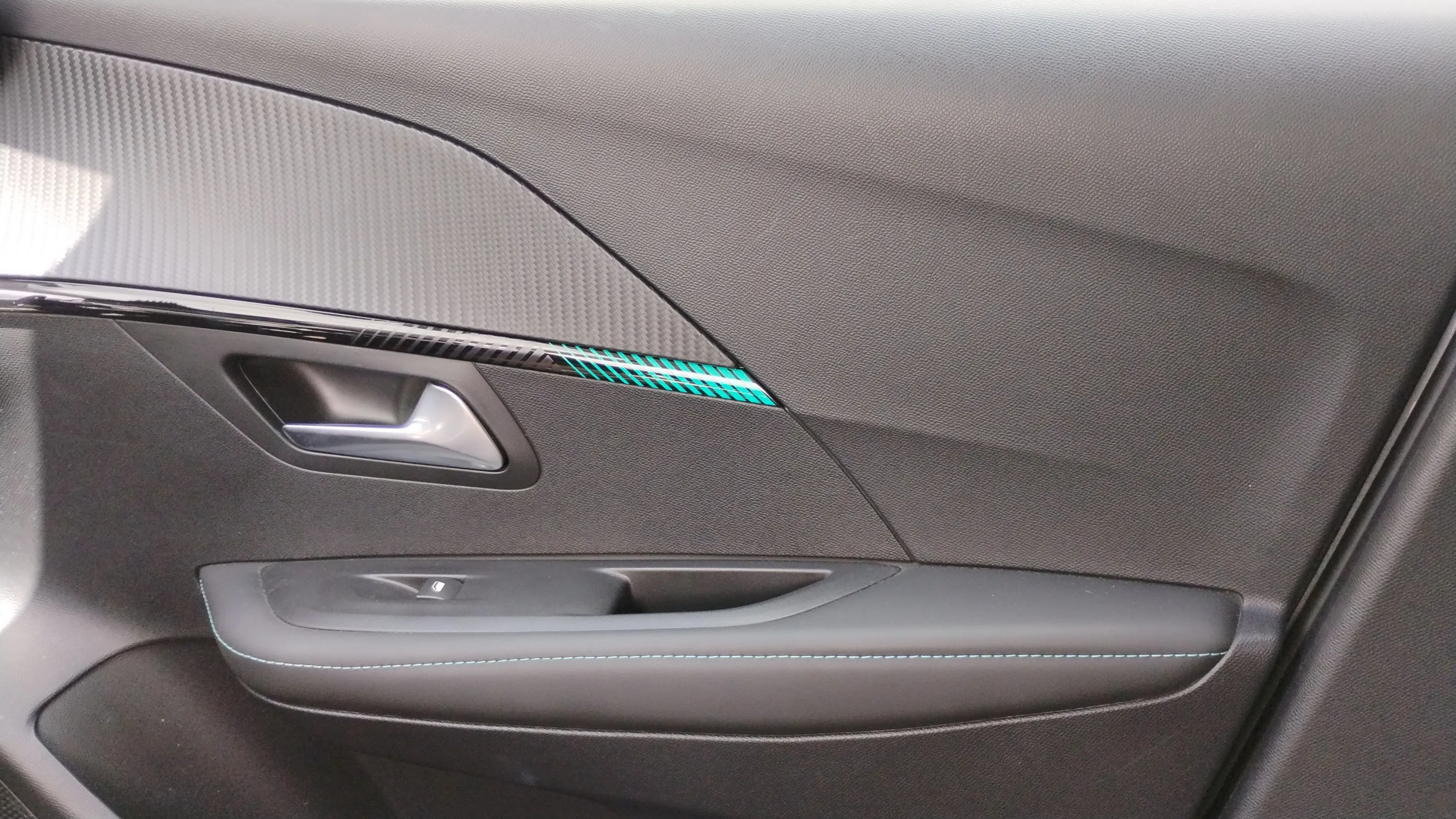 Peugeot 208 Allure Eléctrico 136 - foto 14