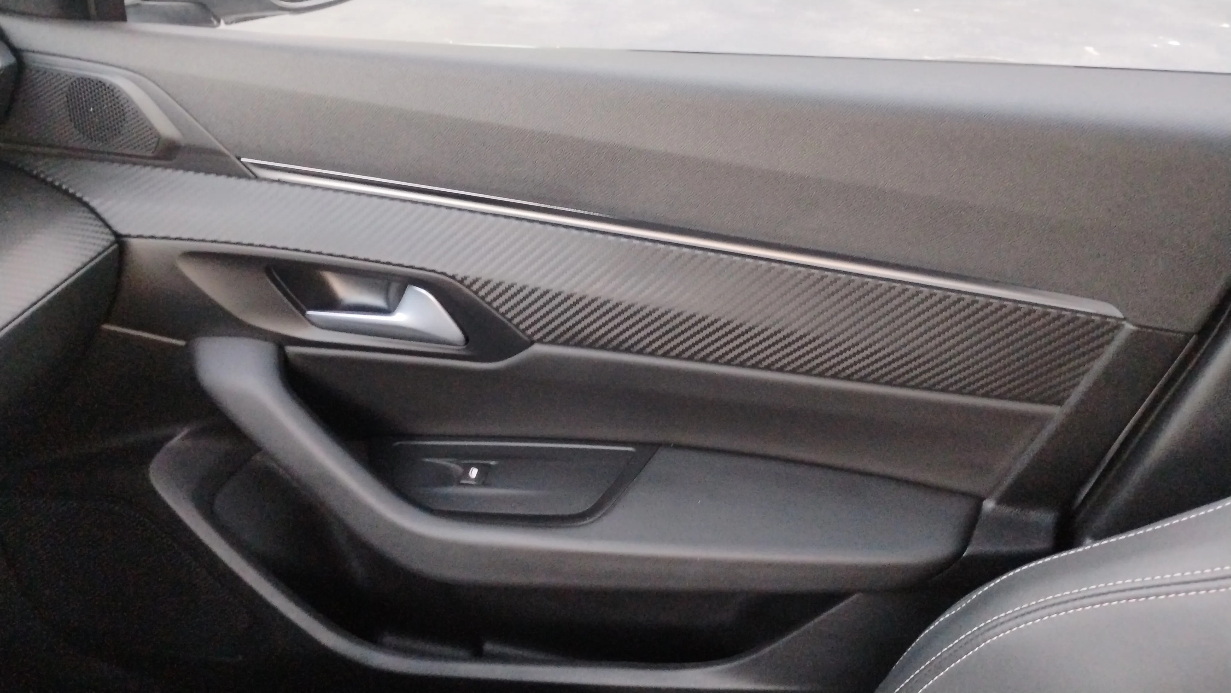 Peugeot 508 Allure PureTech 130 EAT8 - foto 15