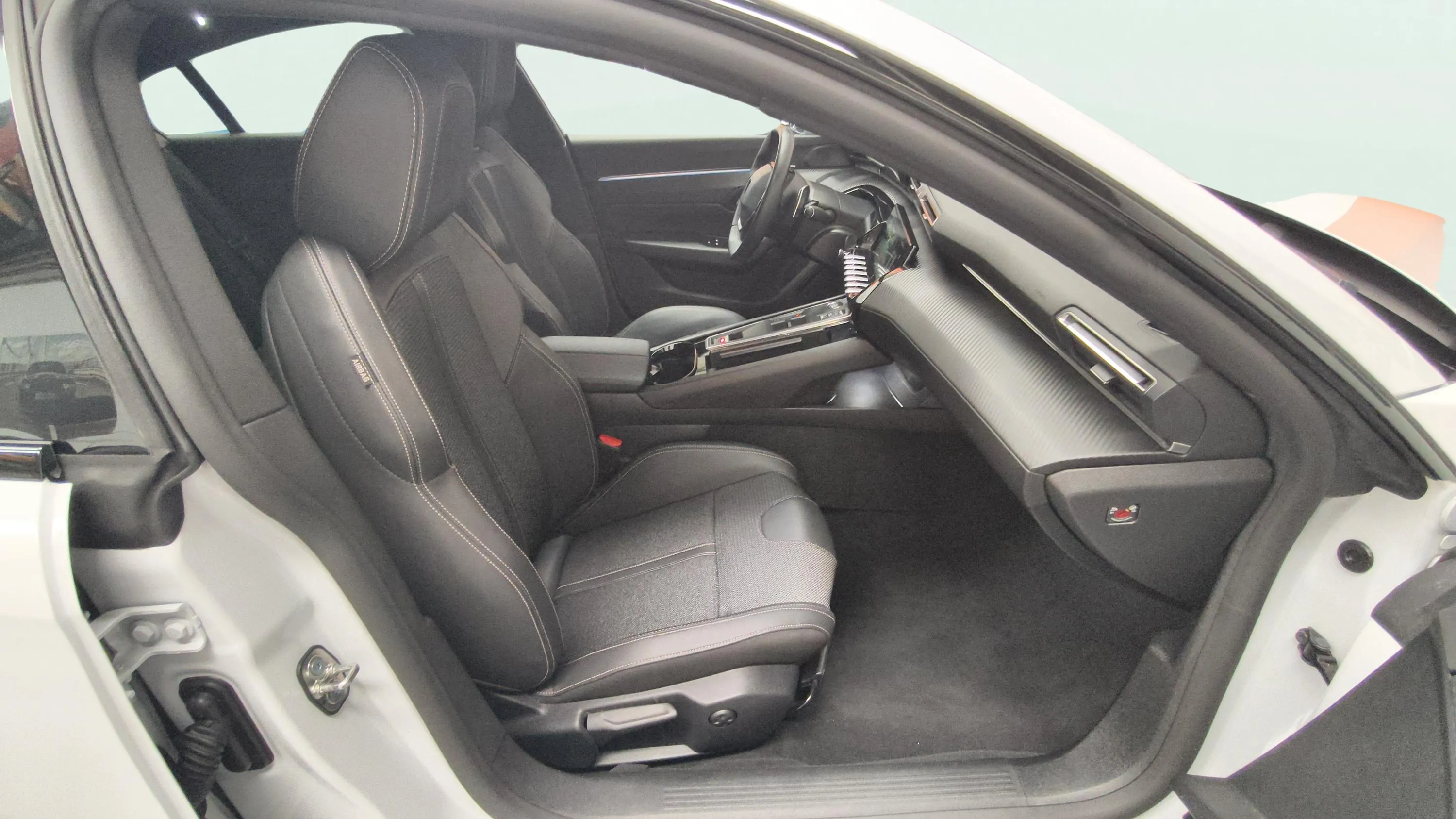 Peugeot 508 Allure PureTech 130 EAT8 - foto 12