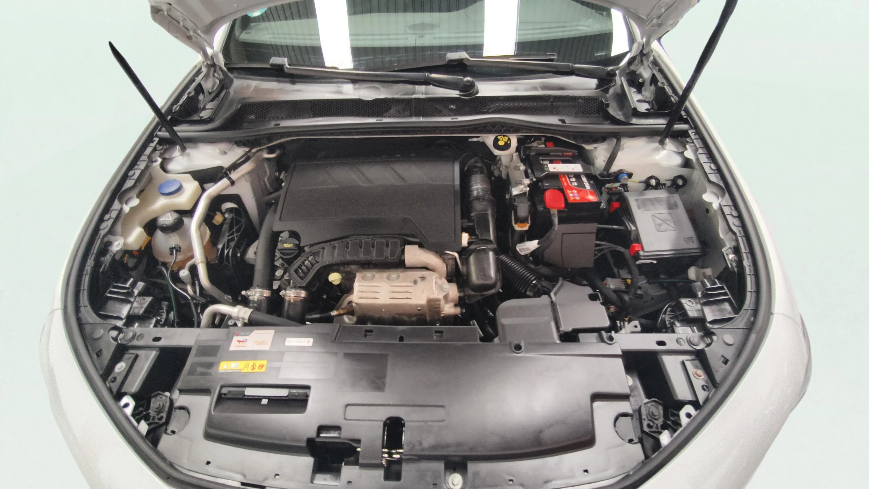 Peugeot 508 Allure PureTech 130 EAT8 - foto 17
