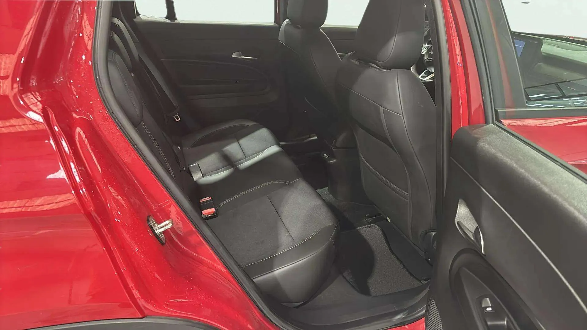 Jeep Avenger 1.2 G Altitude - foto 24
