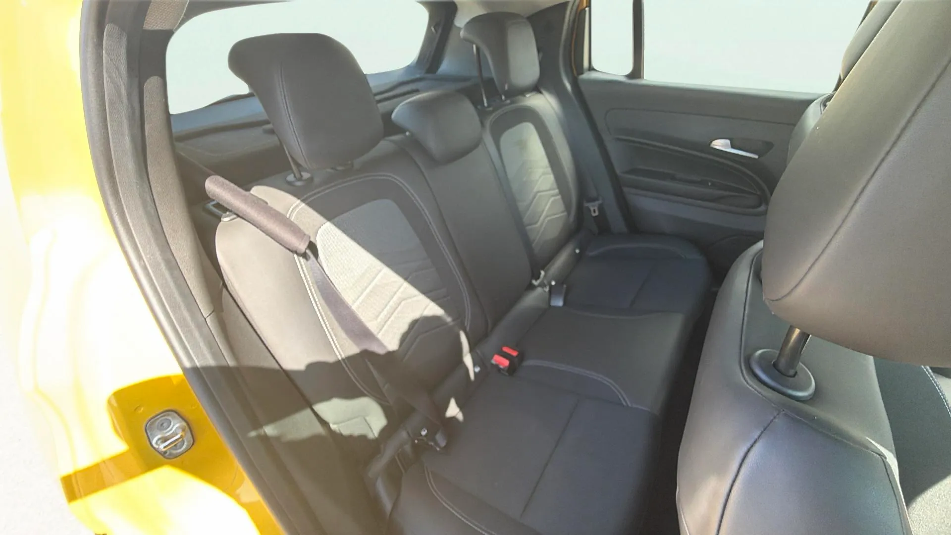 Jeep Avenger 1.2 G Altitude - foto 12
