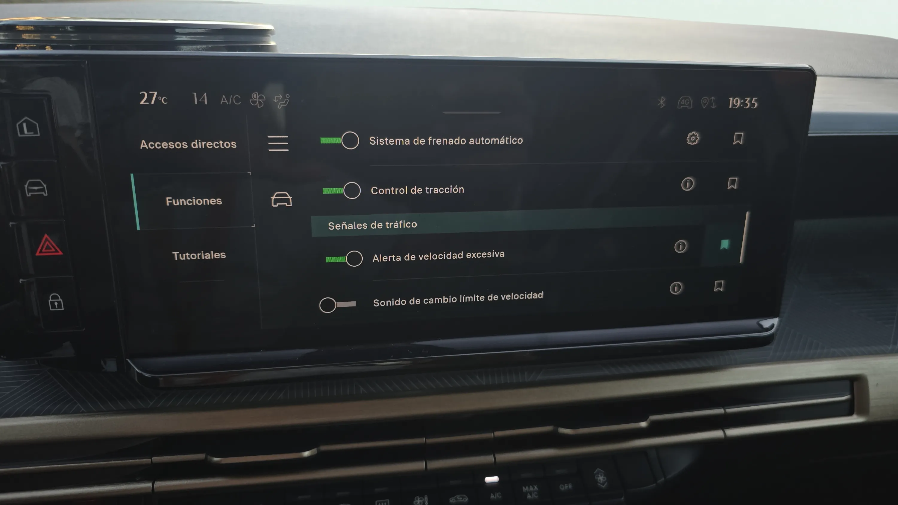 Lancia Ypsilon LX Hybrid - foto 31