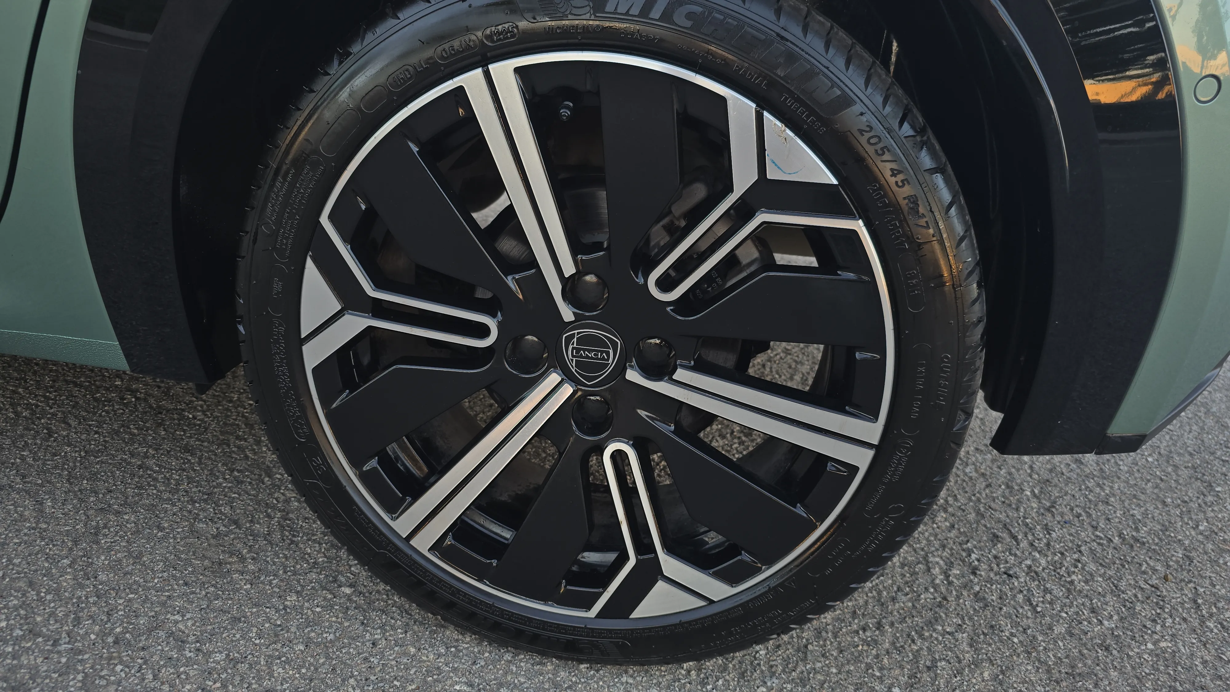 Lancia Ypsilon LX Hybrid - foto 36