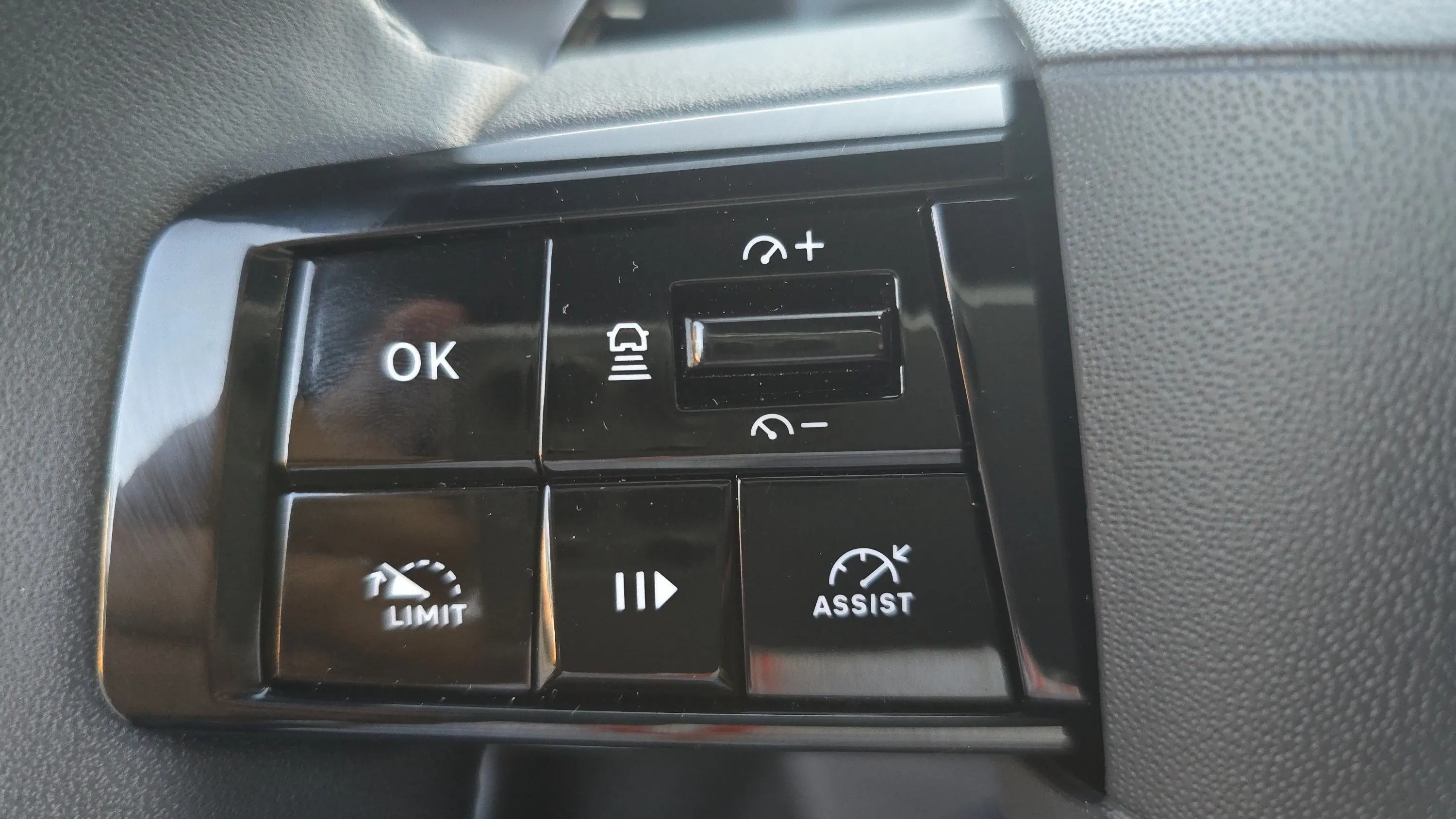Lancia Ypsilon LX Hybrid - foto 23