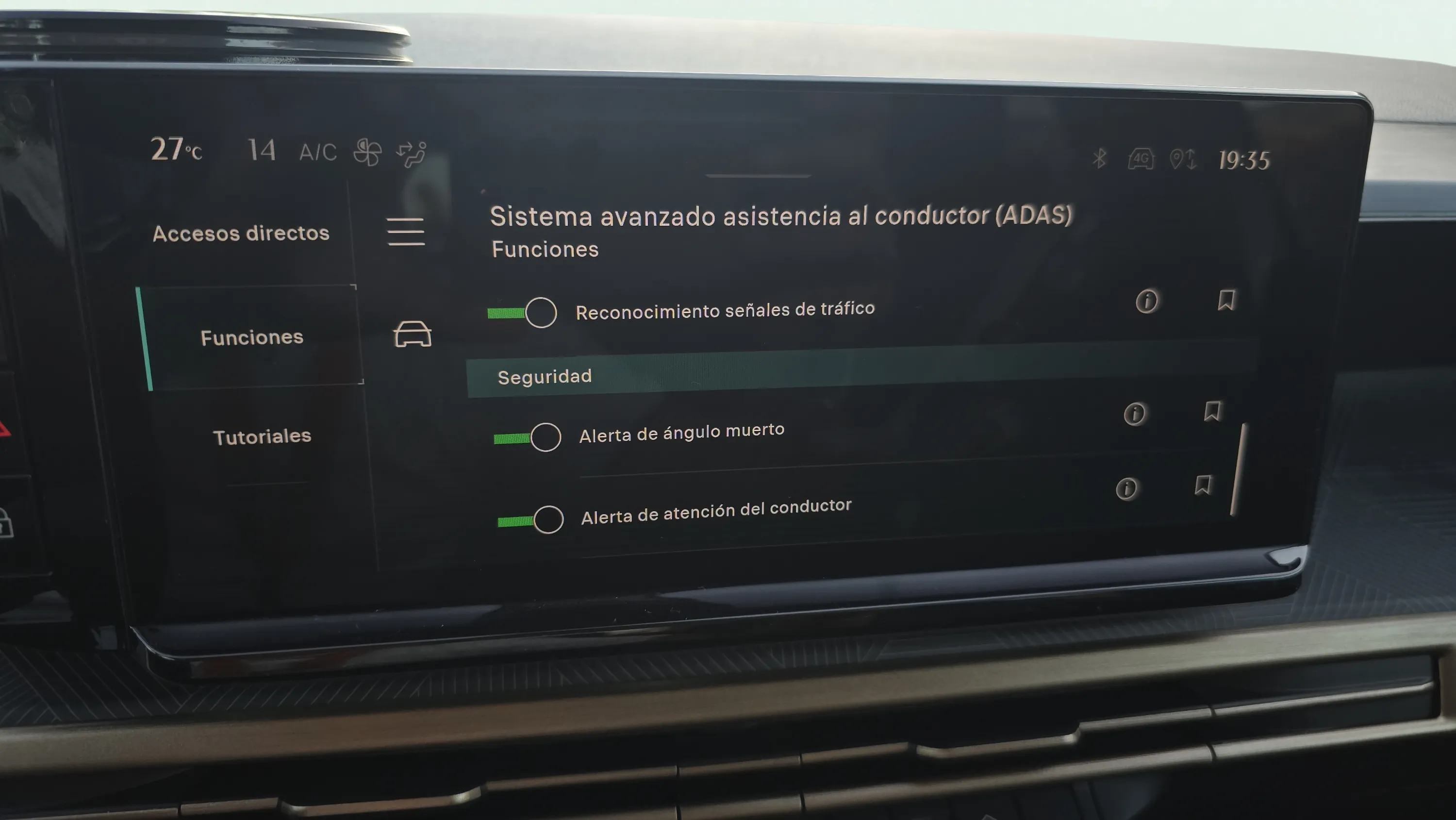Lancia Ypsilon LX Hybrid - foto 32