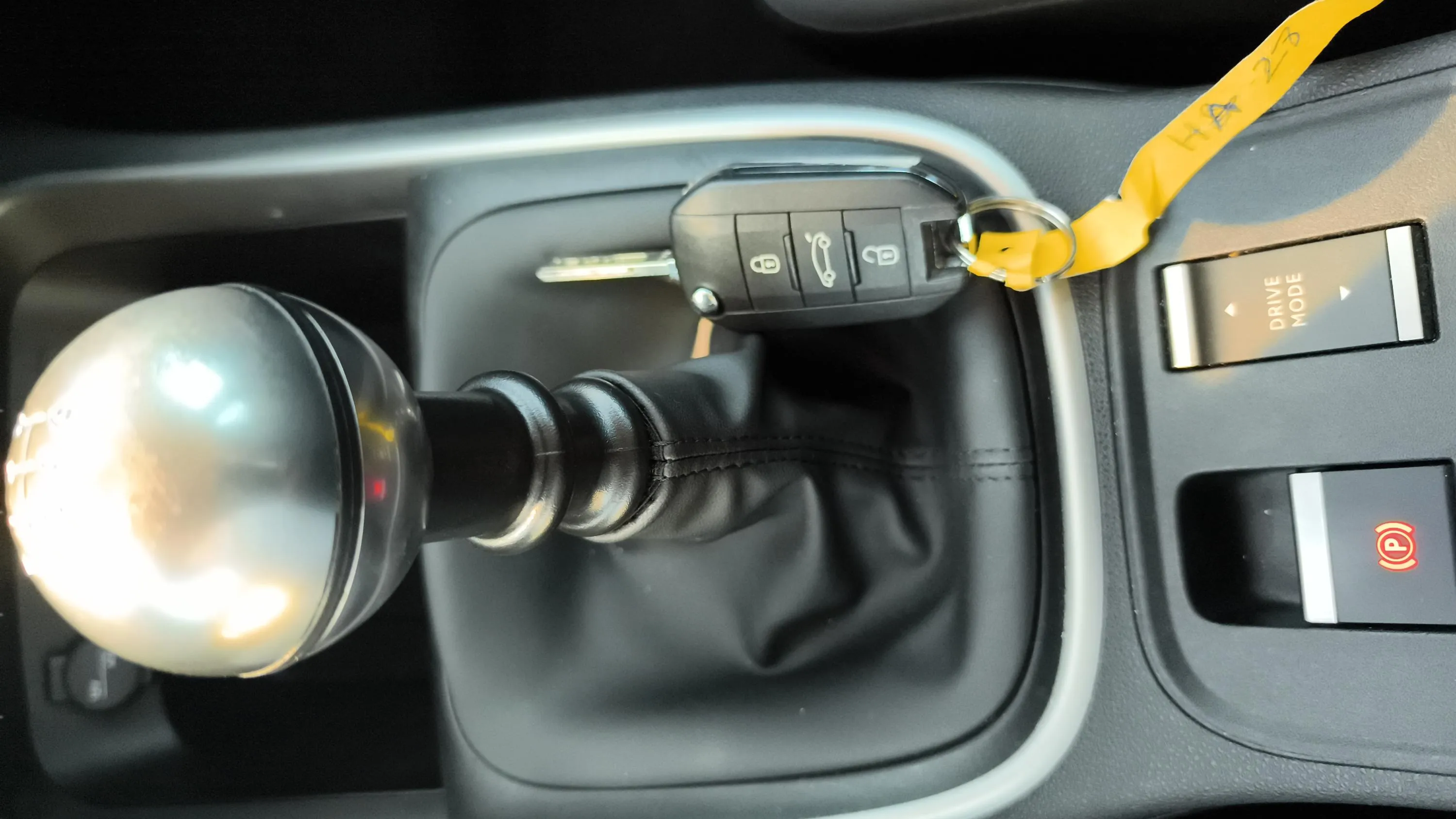 Jeep Avenger 1.2 G Altitude - foto 19