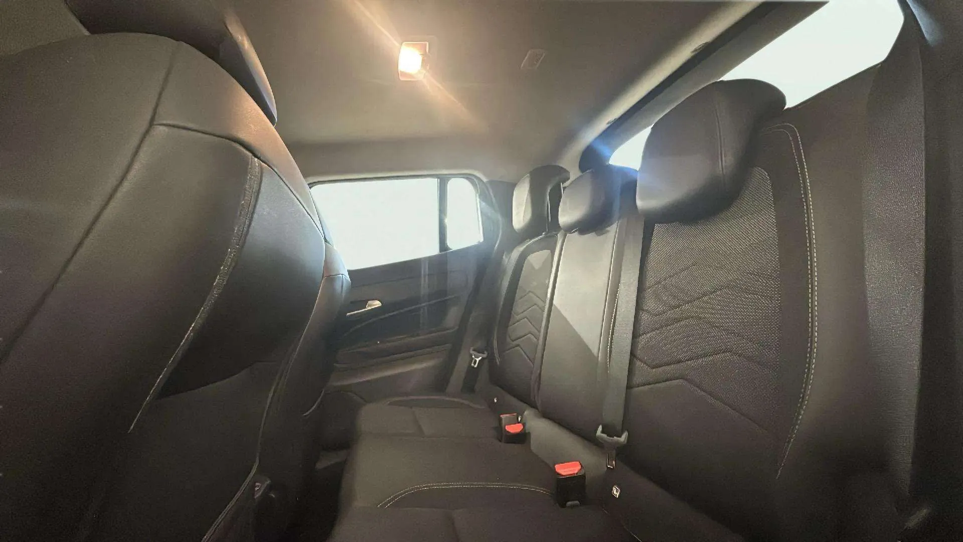 Jeep Avenger 1.2 G Altitude - foto 16