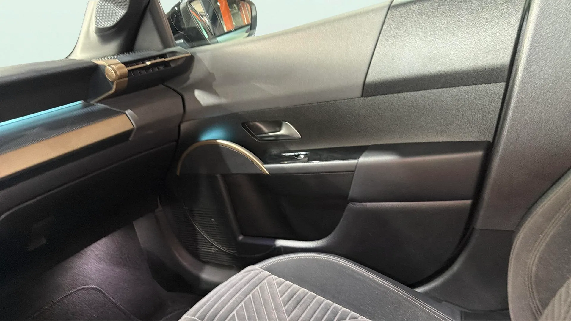 Lancia Ypsilon Hybrid - foto 12