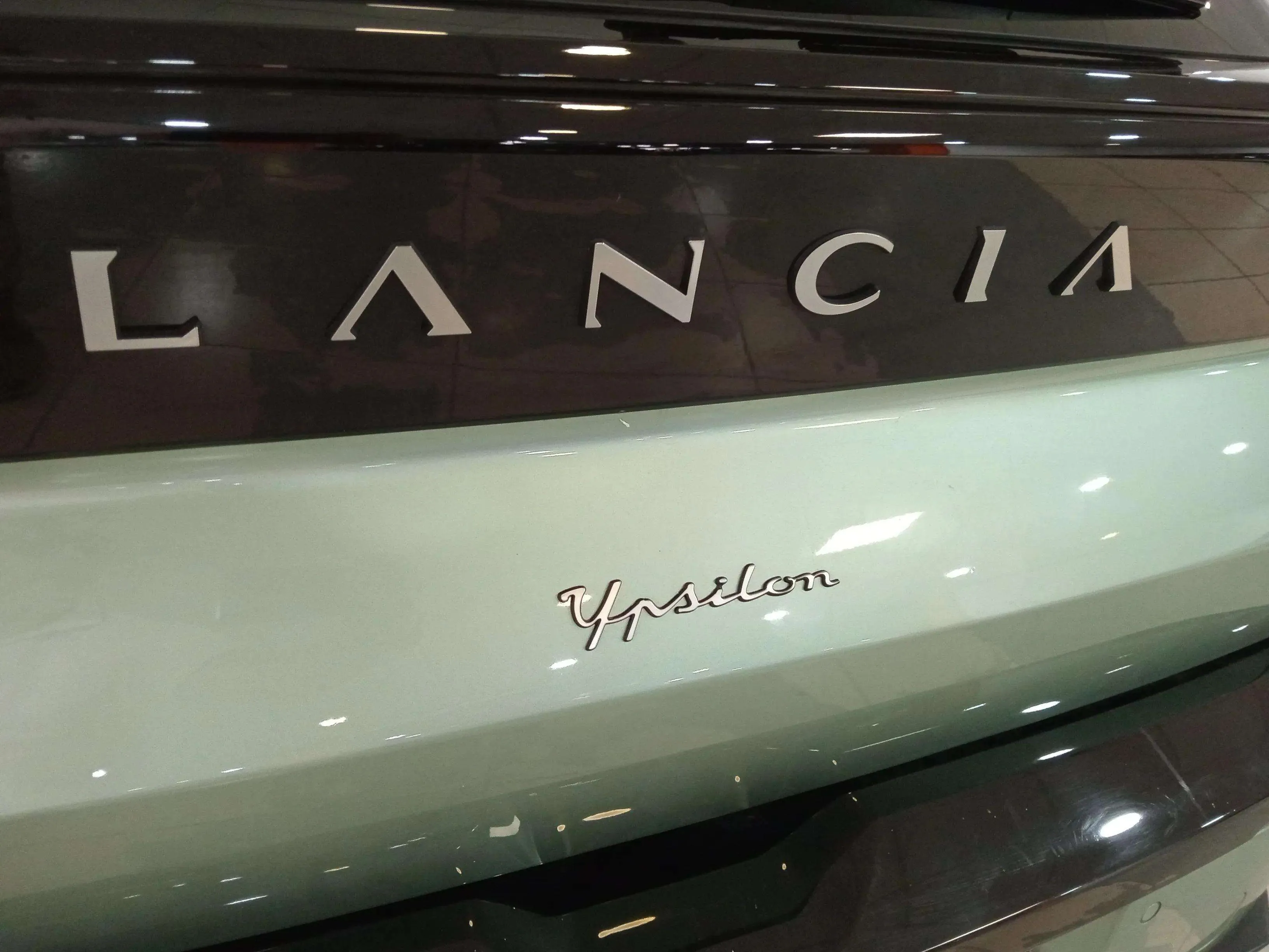 Lancia Ypsilon Hybrid - foto 13