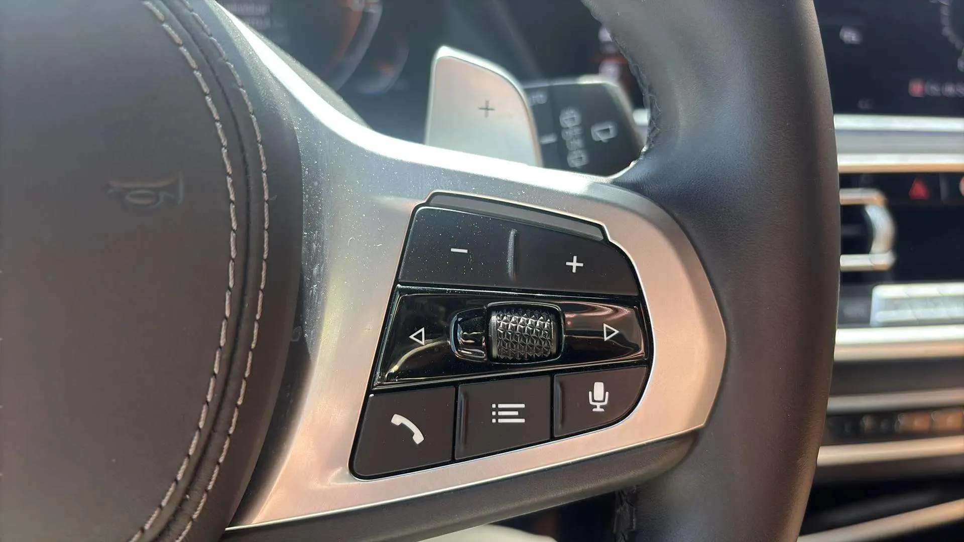 BMW X7 xDrive40d - foto 17