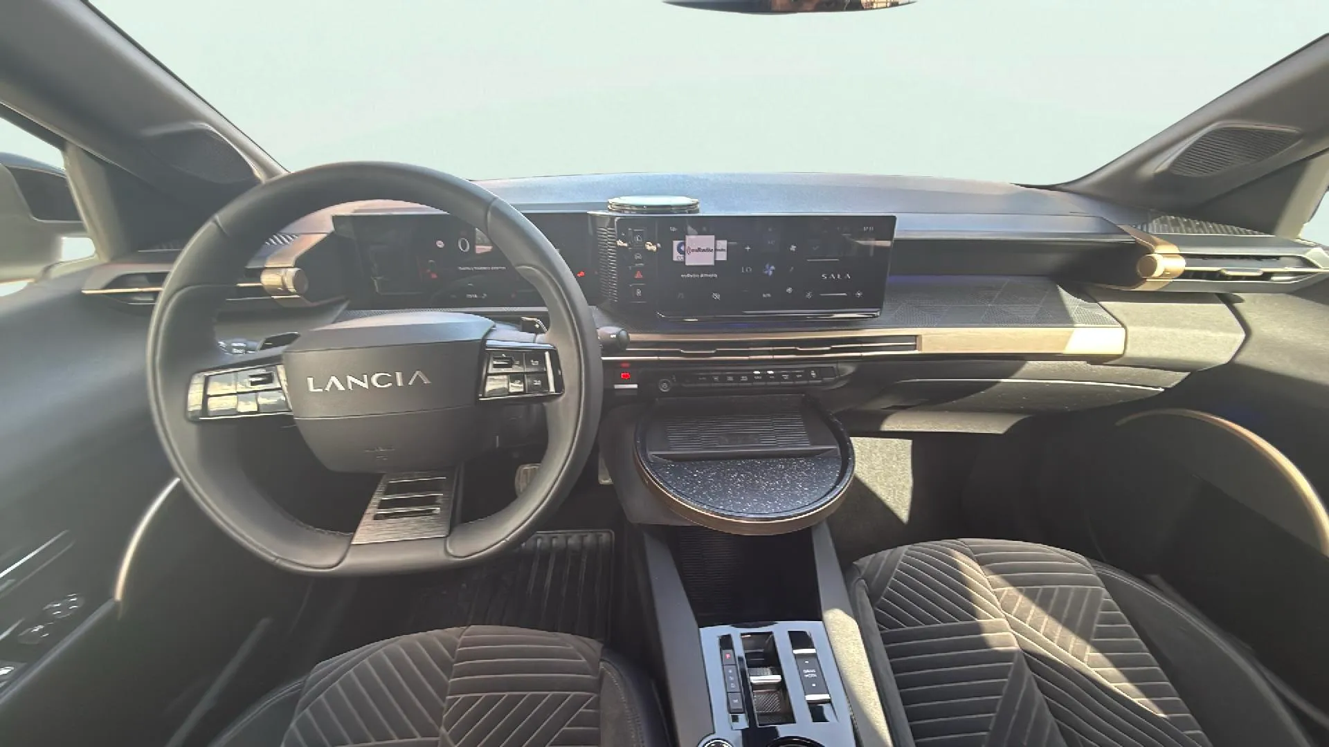 Lancia Ypsilon Hybrid - foto 11