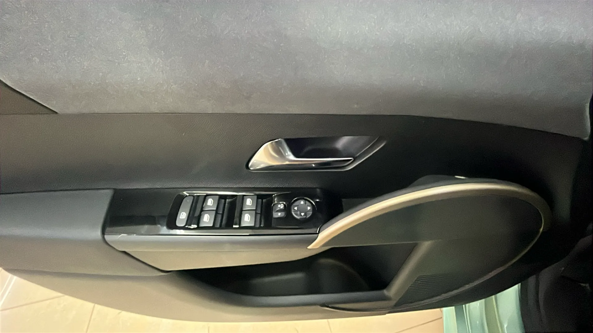Lancia Ypsilon Hybrid - foto 21