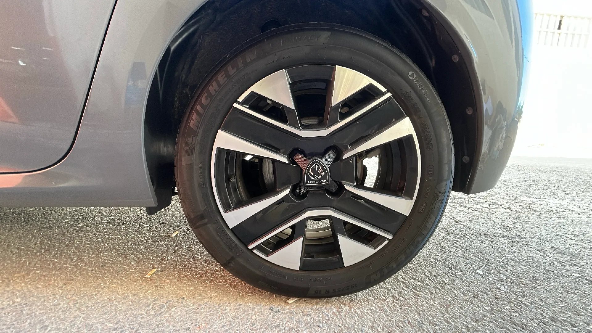 Peugeot 208 Allure Gasolina 100 - foto 18
