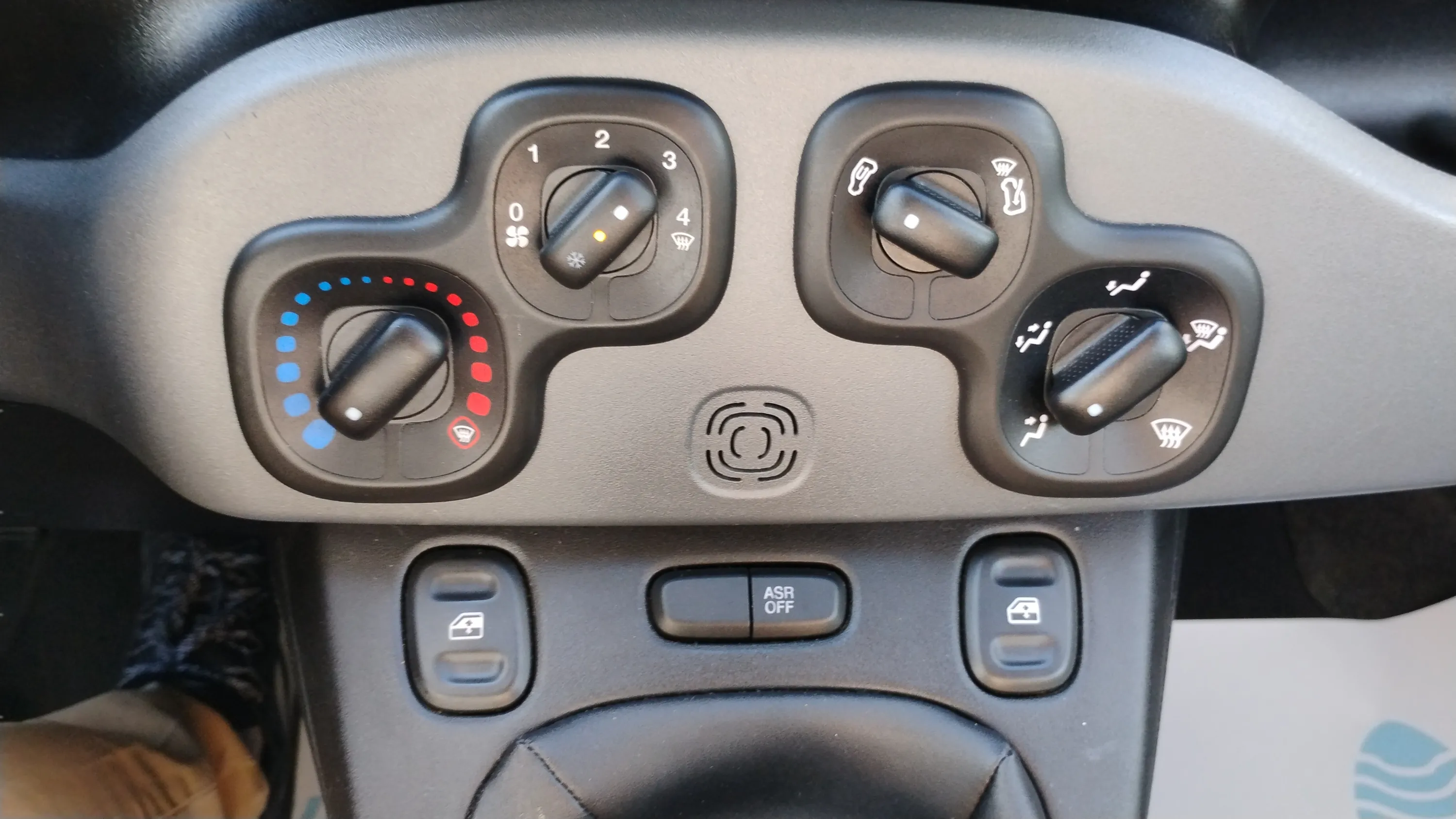 Fiat Panda Cross 1.0 Hybrid - foto 17