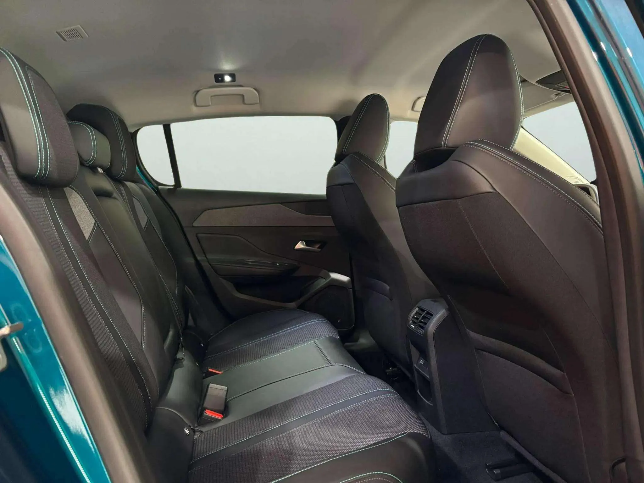 Peugeot 308 Allure PureTech 130 - foto 12