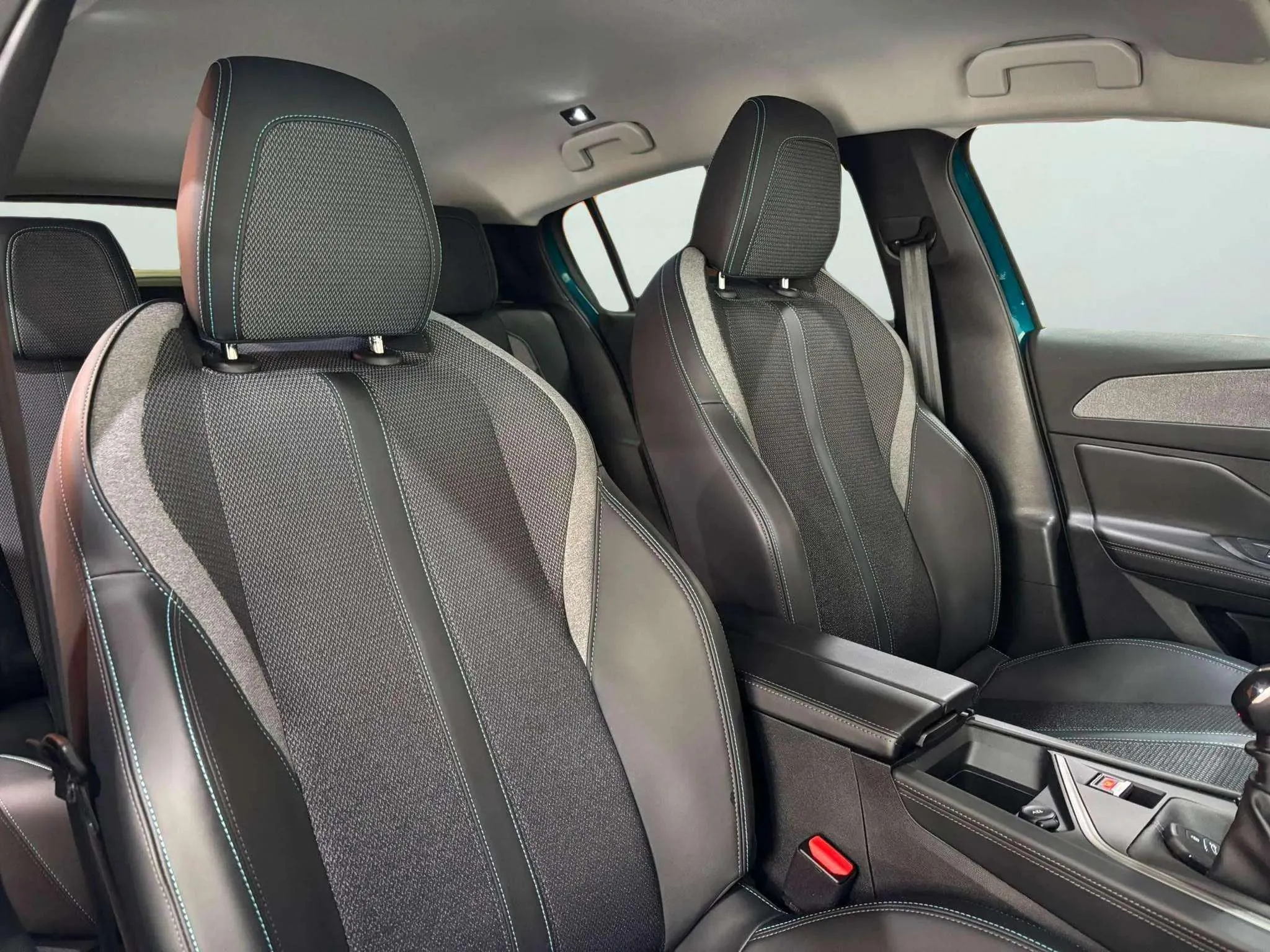 Peugeot 308 Allure PureTech 130 - foto 10