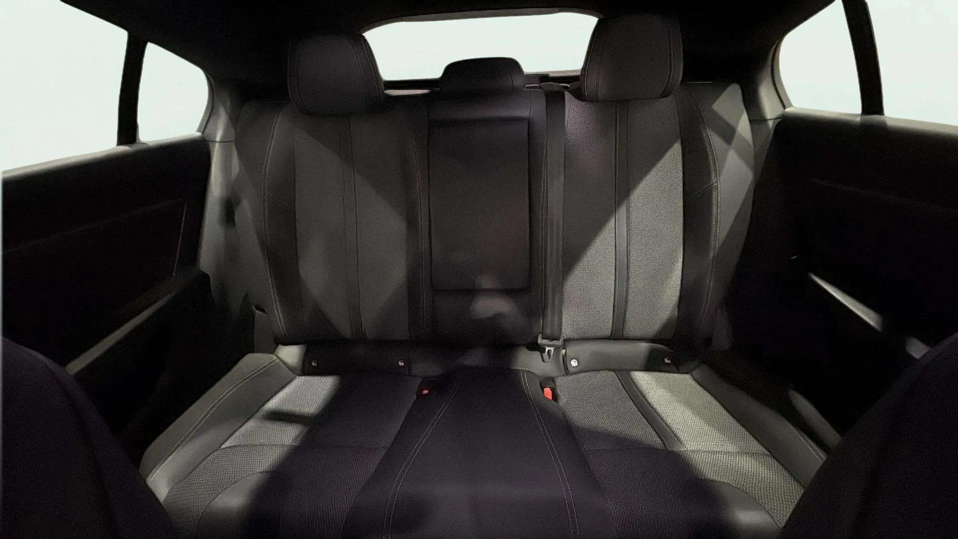 Peugeot 508 Allure PureTech 130 EAT8 - foto 13