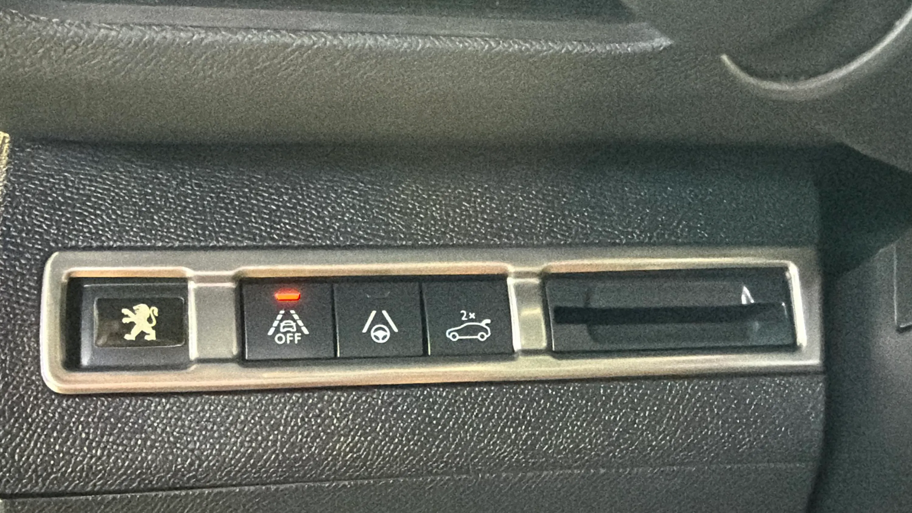 Peugeot 5008 1.5 BlueHDi GT EAT8 - foto 18