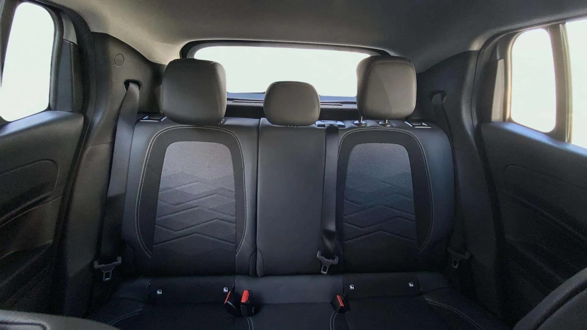 Jeep Avenger 1.2 G Altitude - foto 21