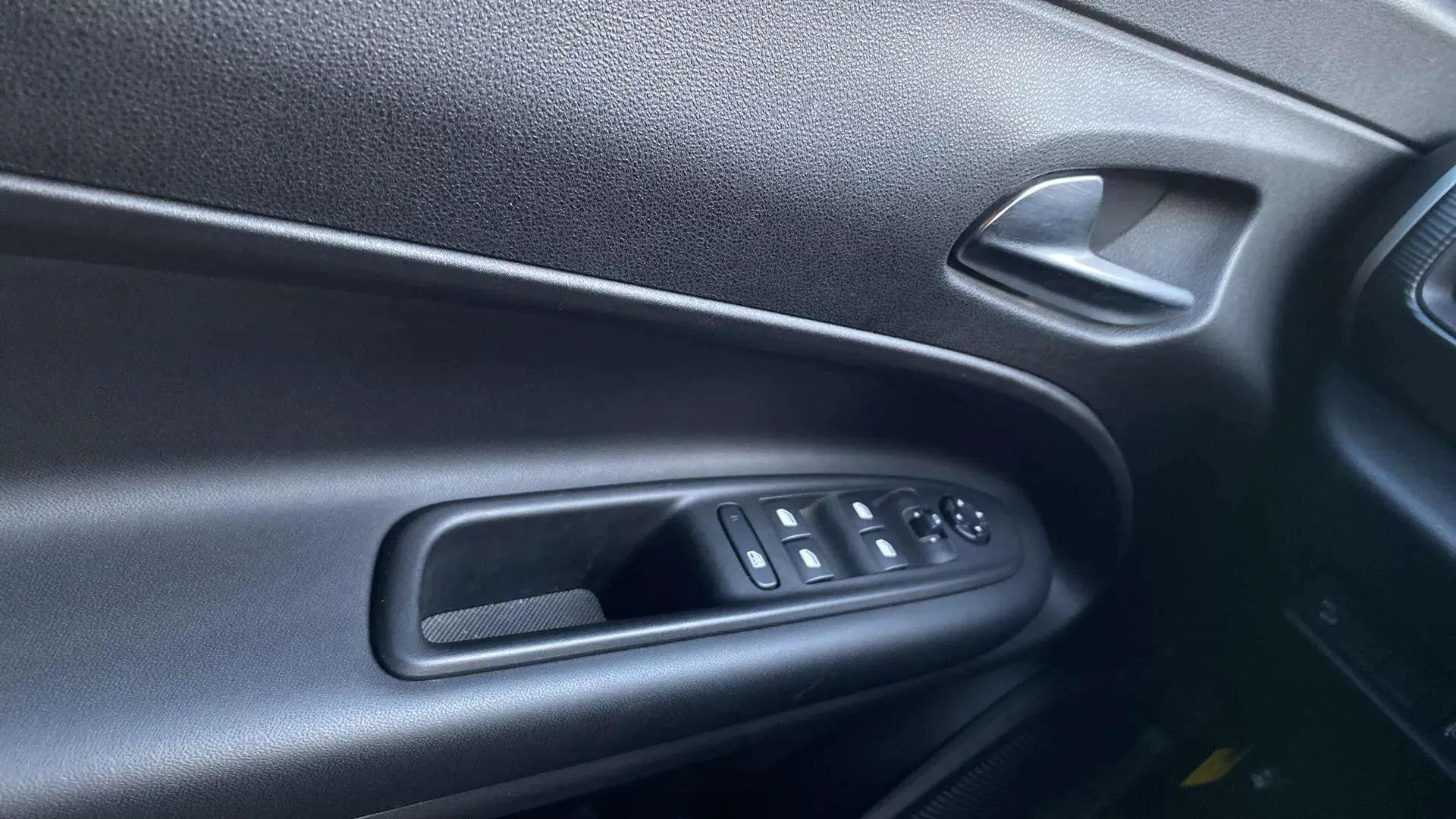 Jeep Avenger 1.2 G Altitude - foto 19