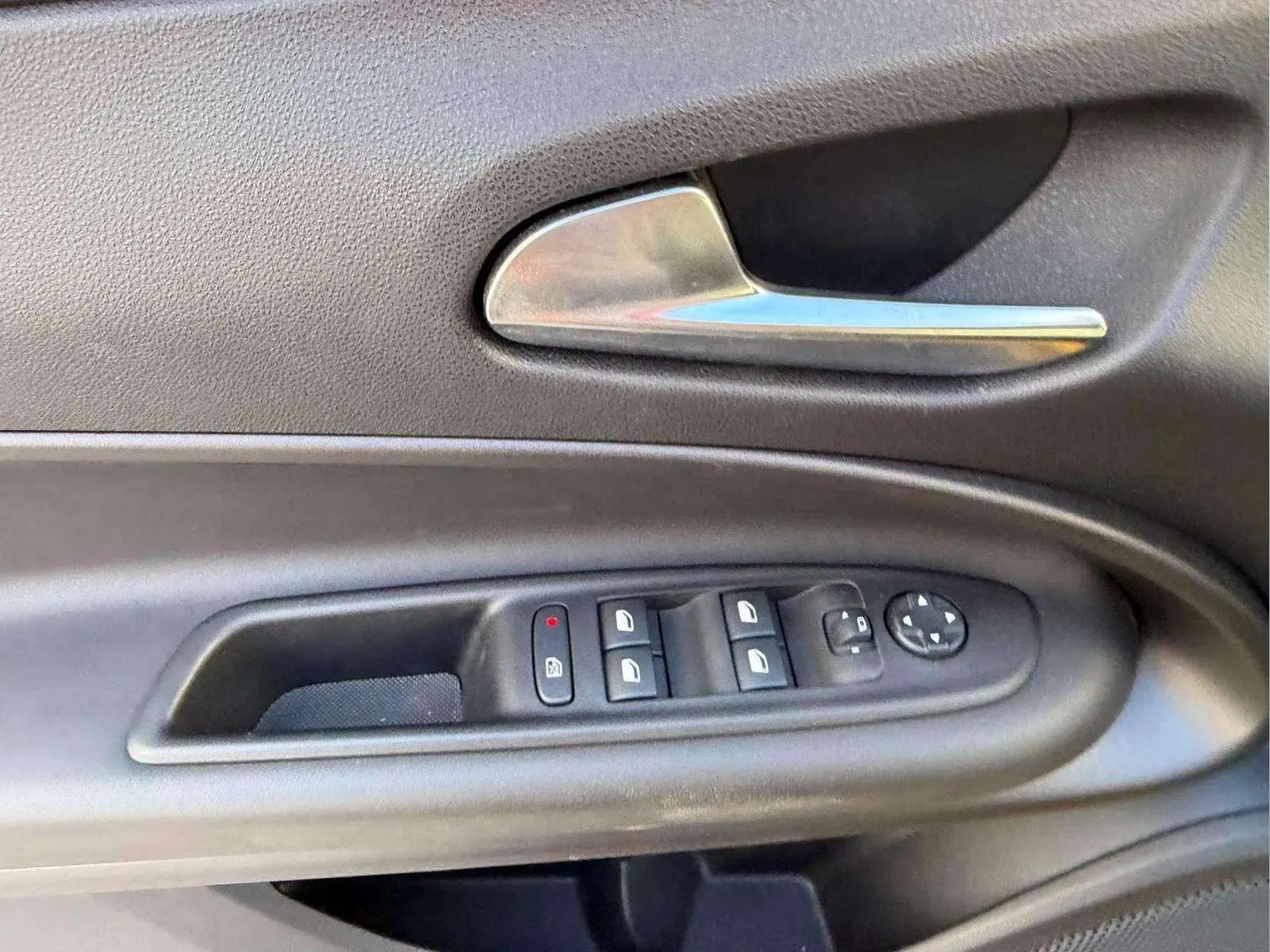Jeep Avenger 1.2 G Altitude - foto 11