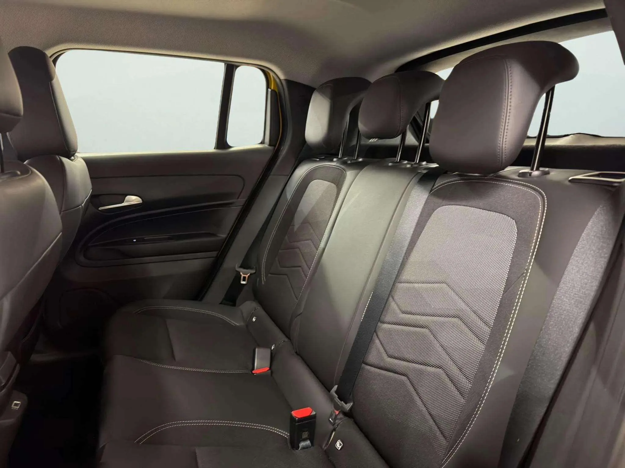 Jeep Avenger 1.2 G Altitude - foto 12
