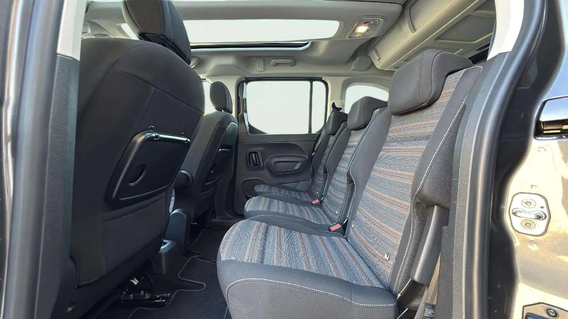 Opel Combo 1.5 TD Innovation L - foto 24