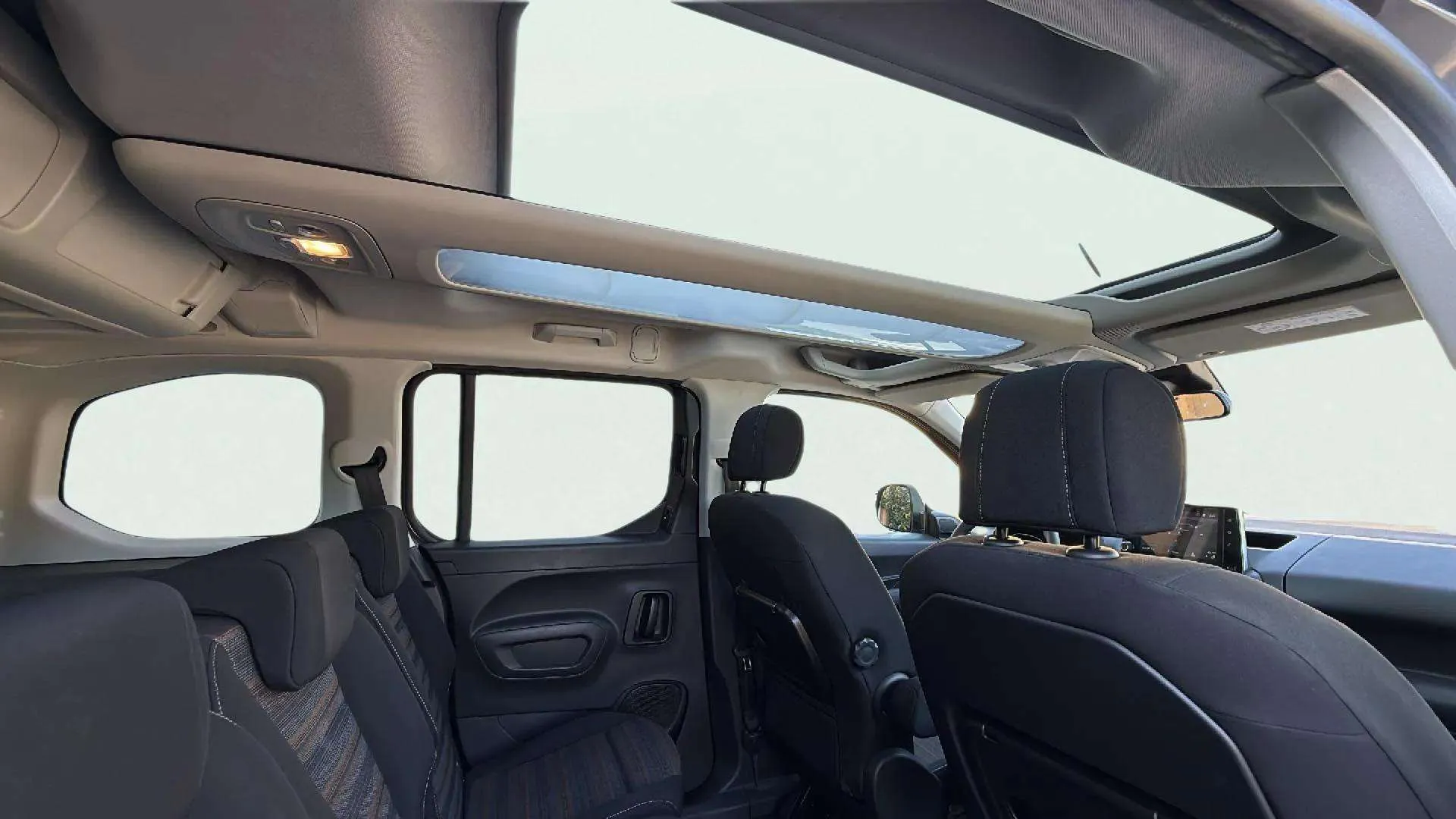 Opel Combo 1.5 TD Innovation L - foto 26