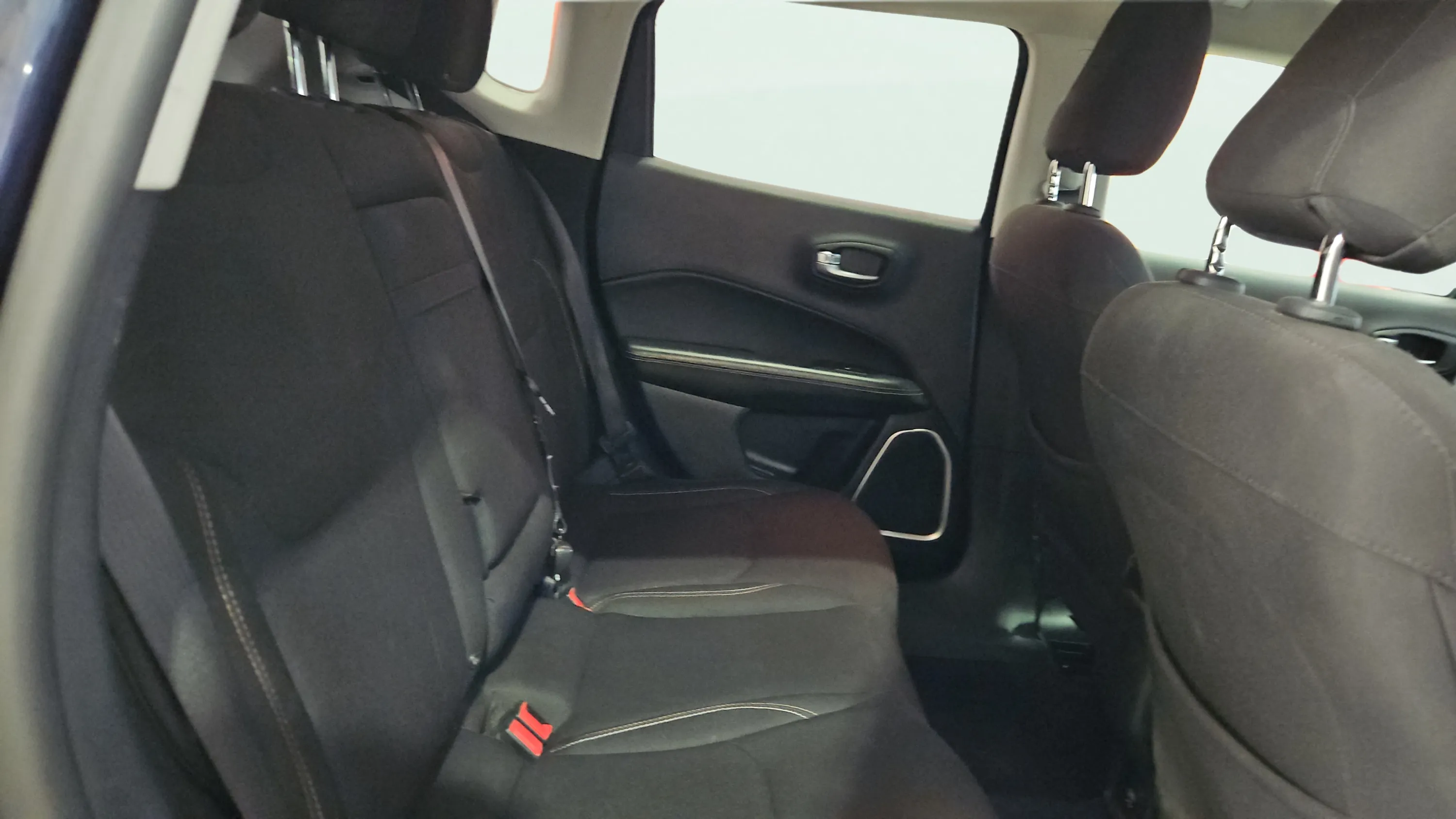 Jeep Compass 1.4 Mair Business 4x2 - foto 17