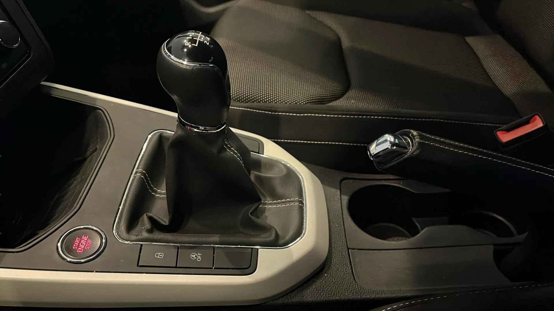 SEAT Arona 1.6 TDI Xcellence Ecomotive - foto 22