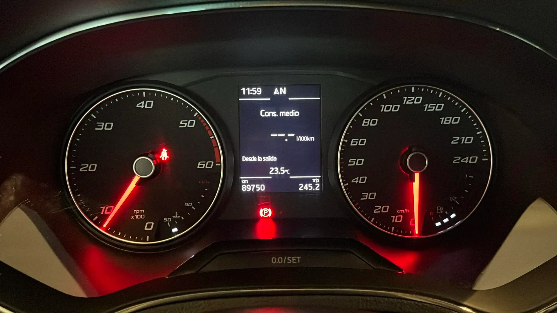SEAT Arona 1.6 TDI Xcellence Ecomotive - foto 14