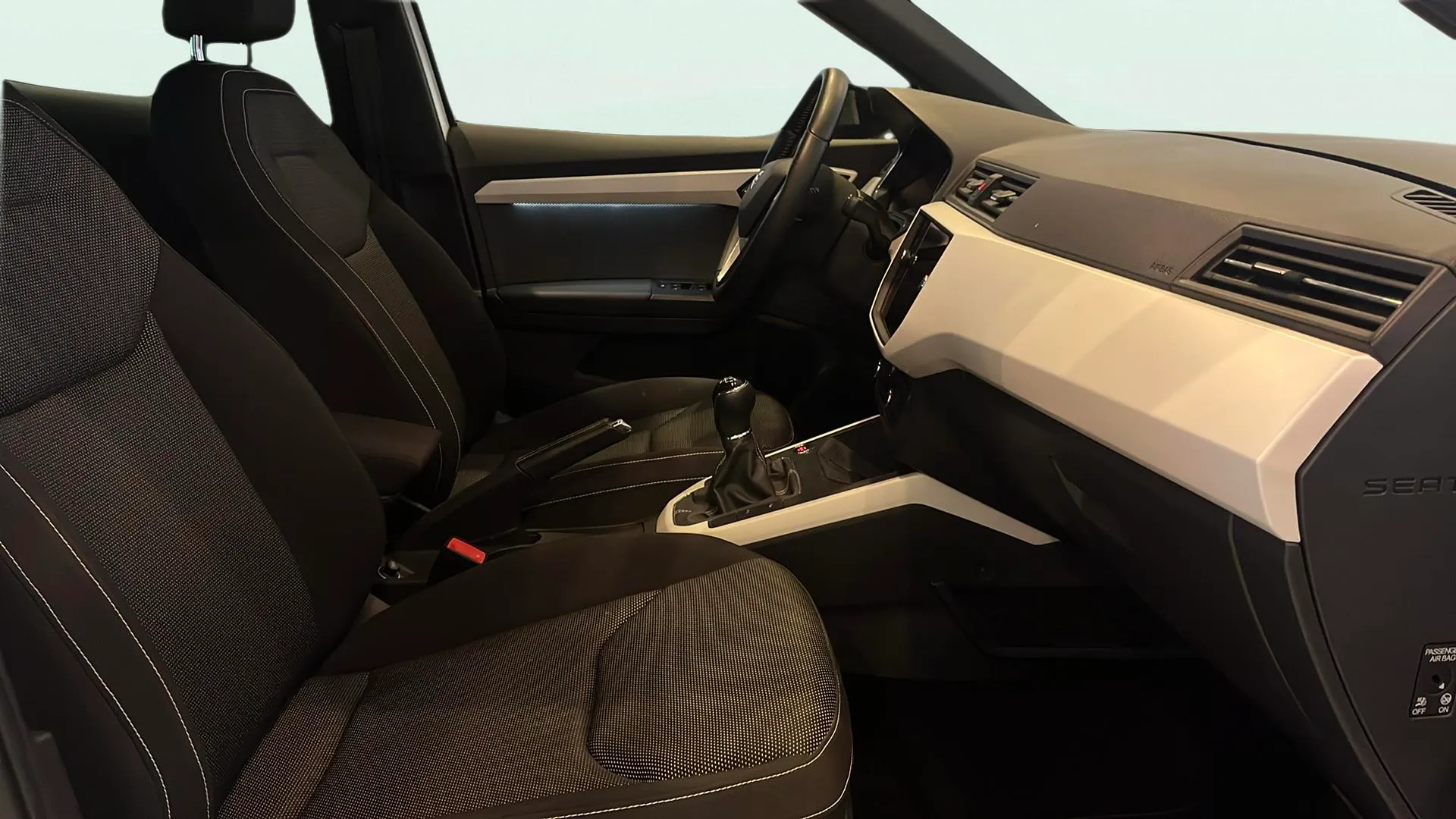 SEAT Arona 1.6 TDI Xcellence Ecomotive - foto 20