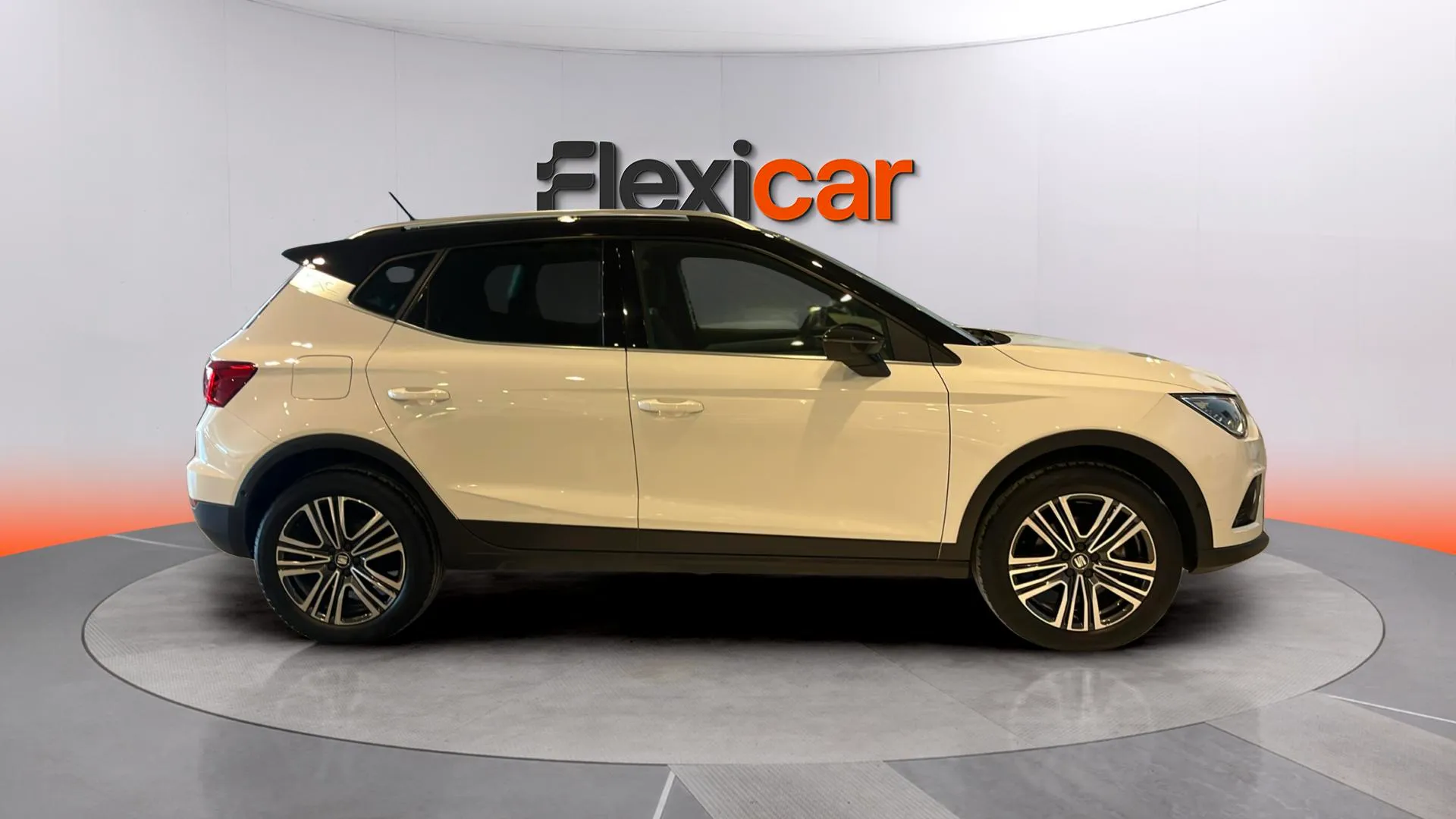 SEAT Arona 1.6 TDI Xcellence Ecomotive - foto 8