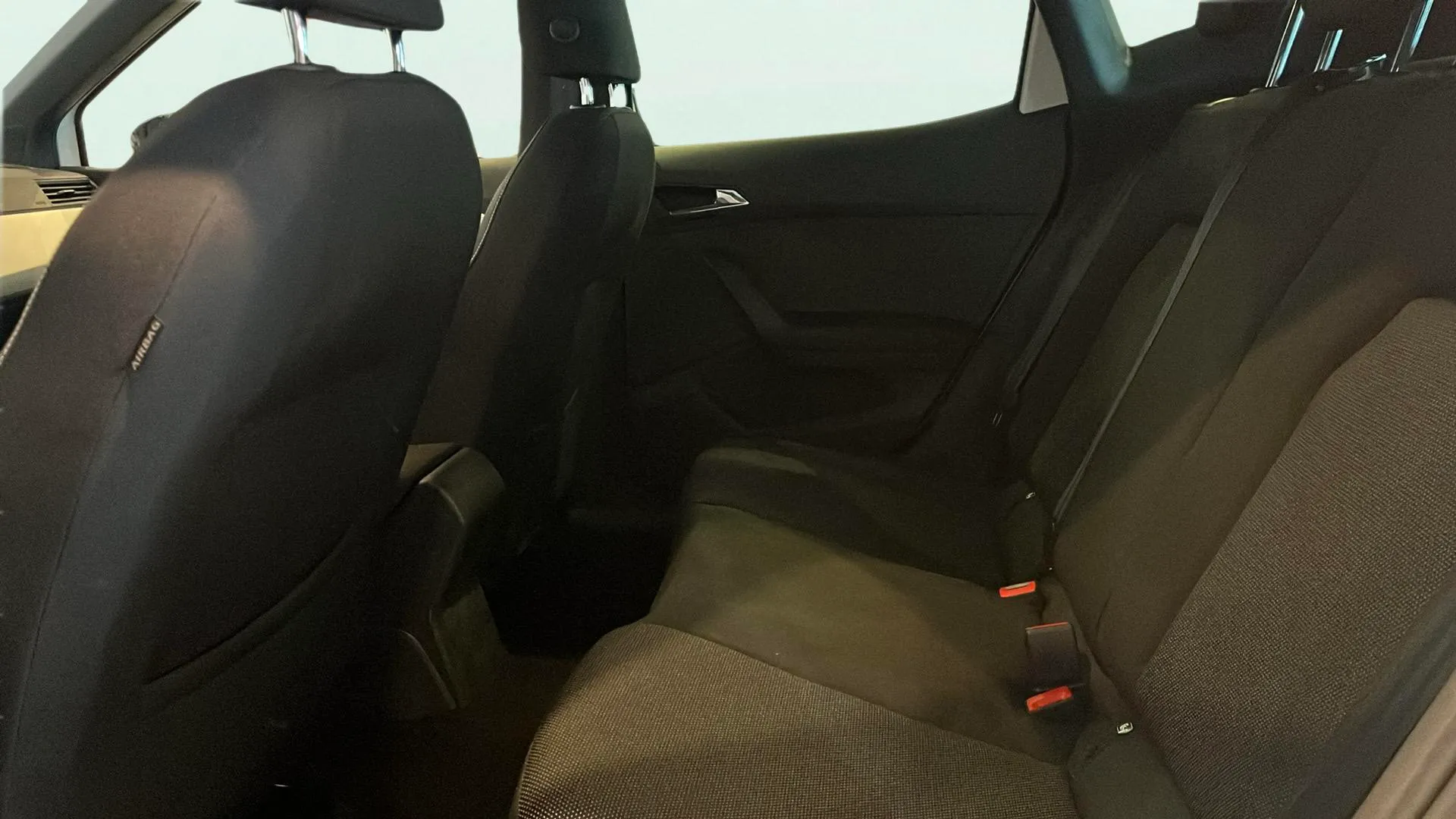 SEAT Arona 1.6 TDI Xcellence Ecomotive - foto 24